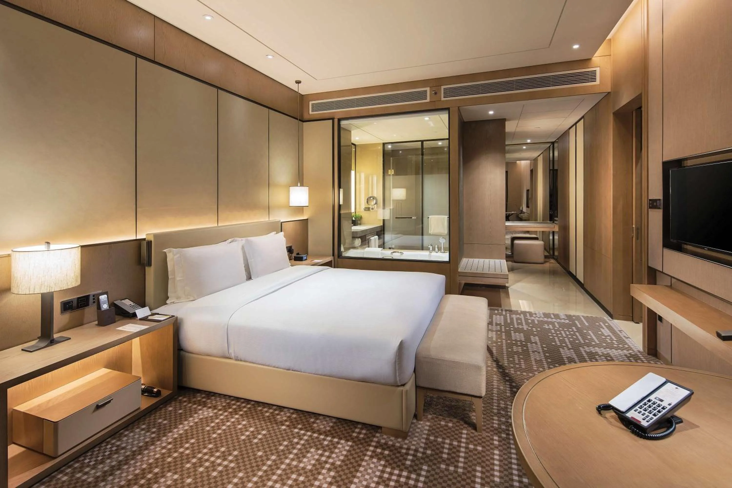 Bedroom, Bed in DoubleTree By Hilton Xiamen-Haicang