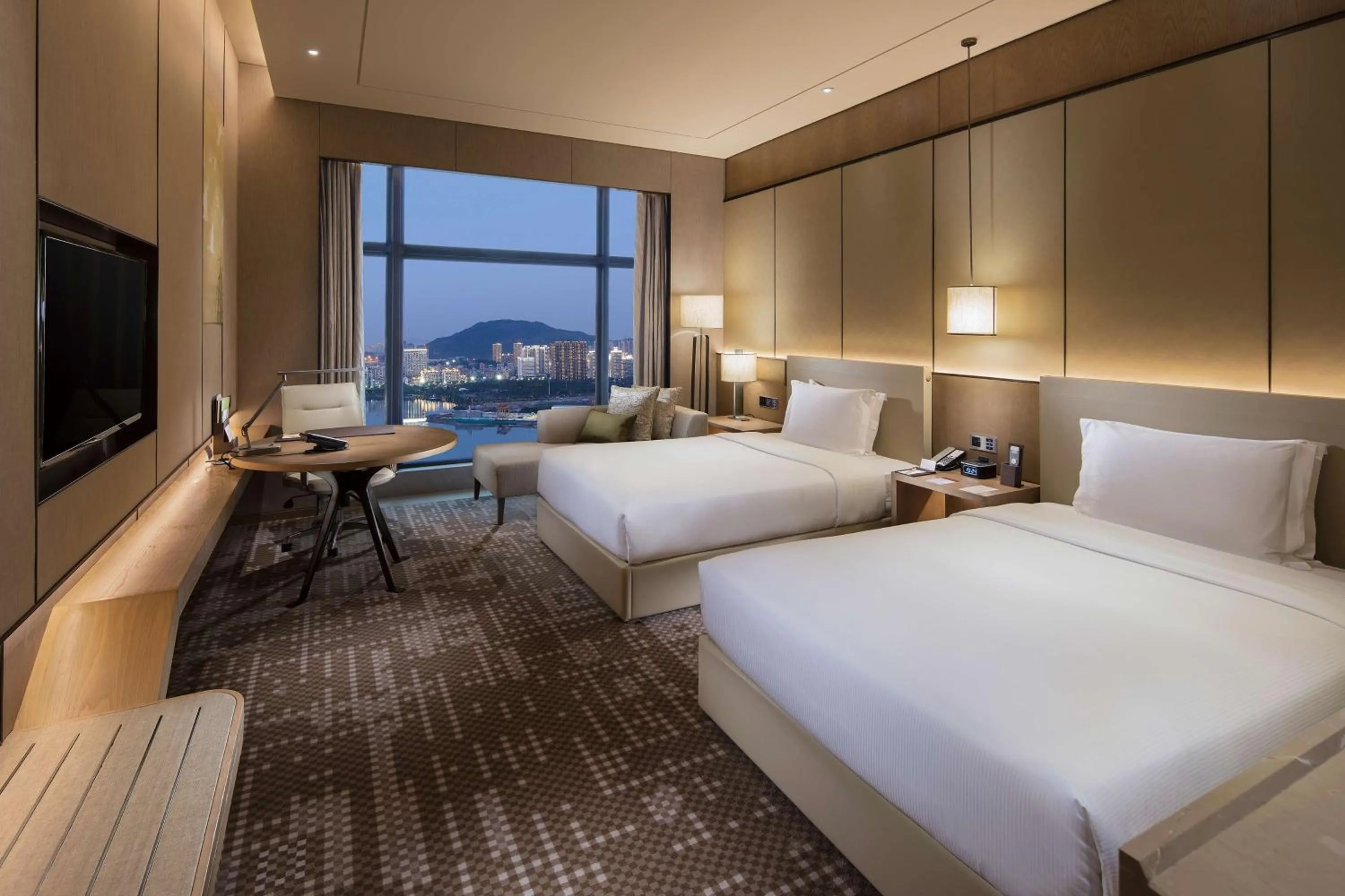 Bedroom, Bed in DoubleTree By Hilton Xiamen-Haicang