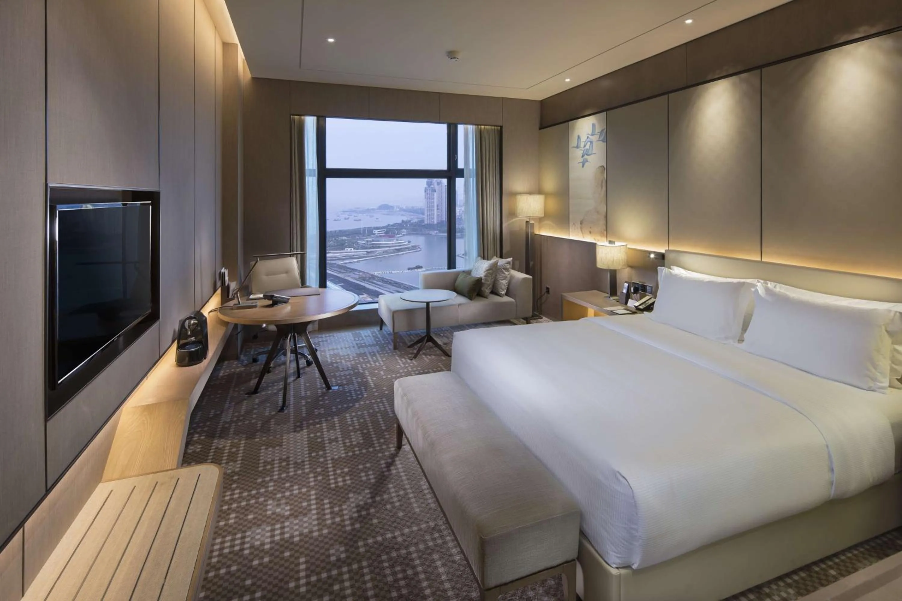 Bed in DoubleTree By Hilton Xiamen-Haicang