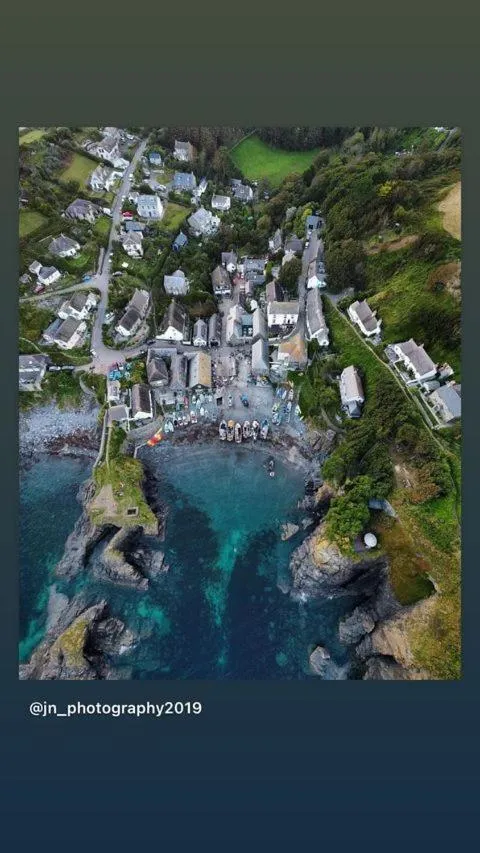 Natural landscape in Cadgwith Cove Inn