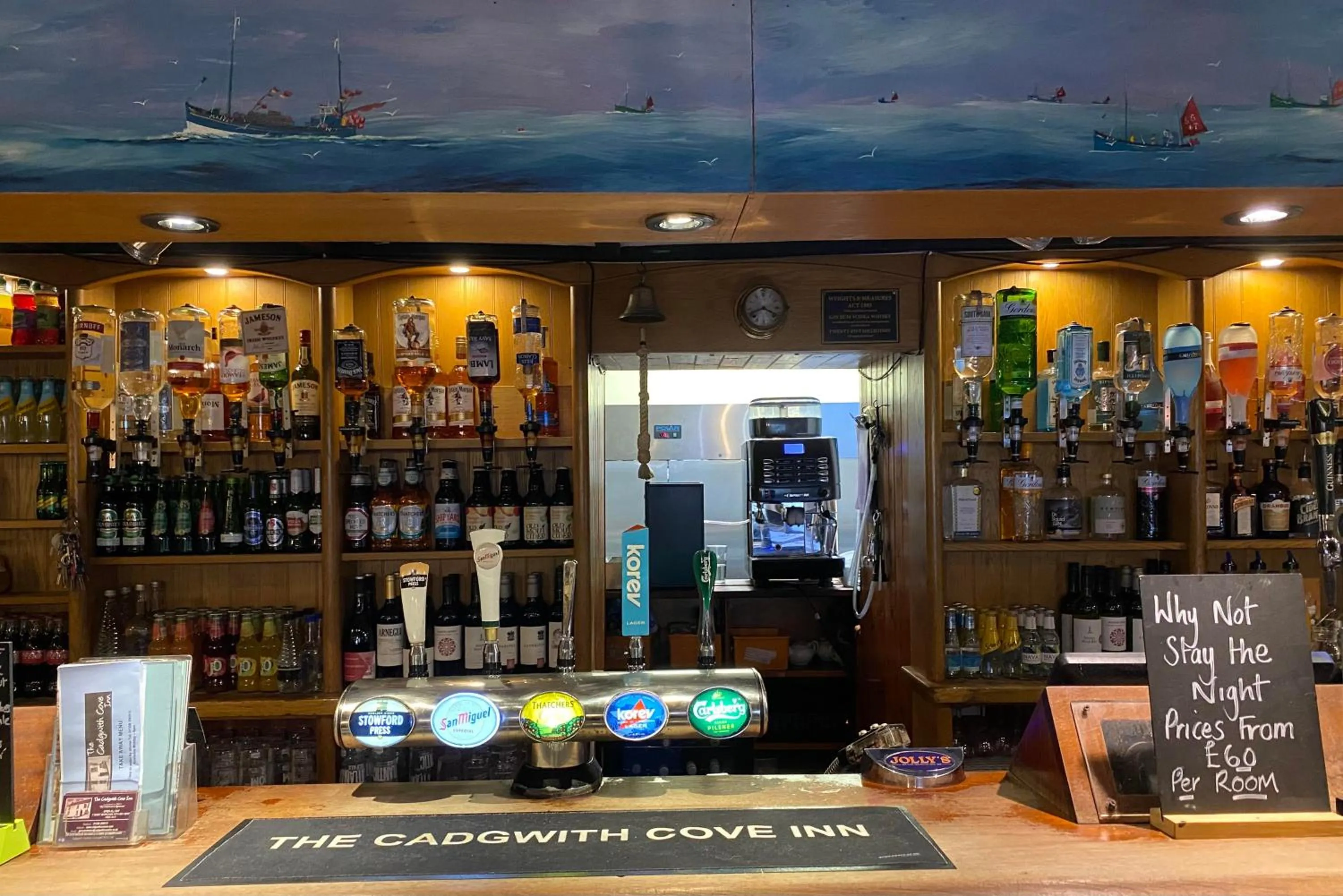 Lounge or bar in Cadgwith Cove Inn