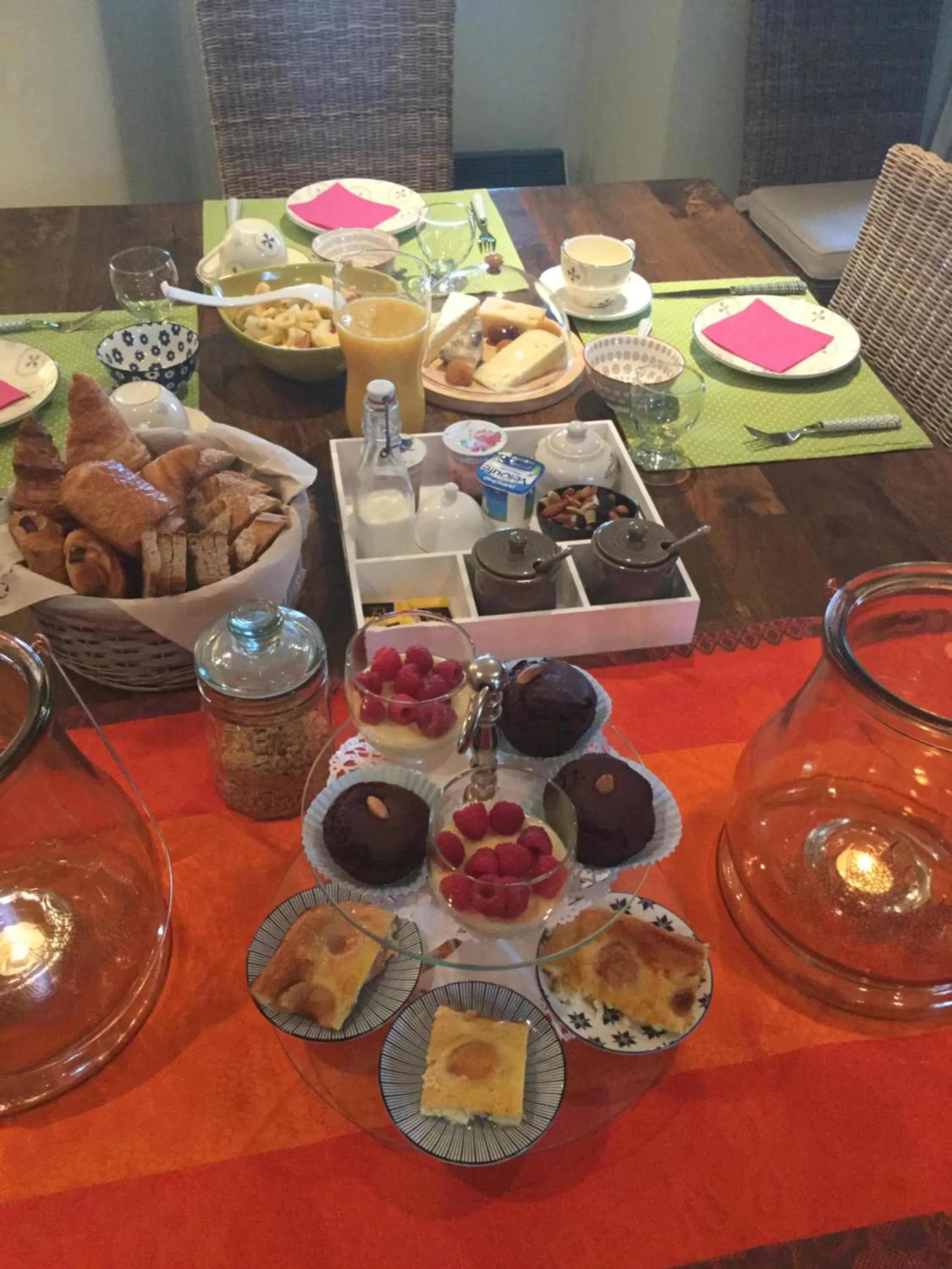 Food and drinks in La Maison Bleue