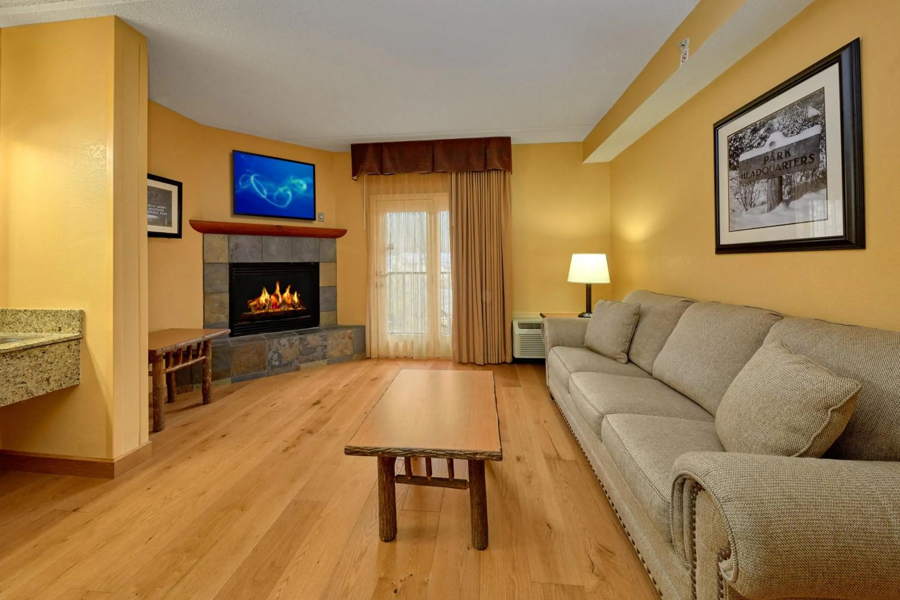 Bearskin Lodge on the River