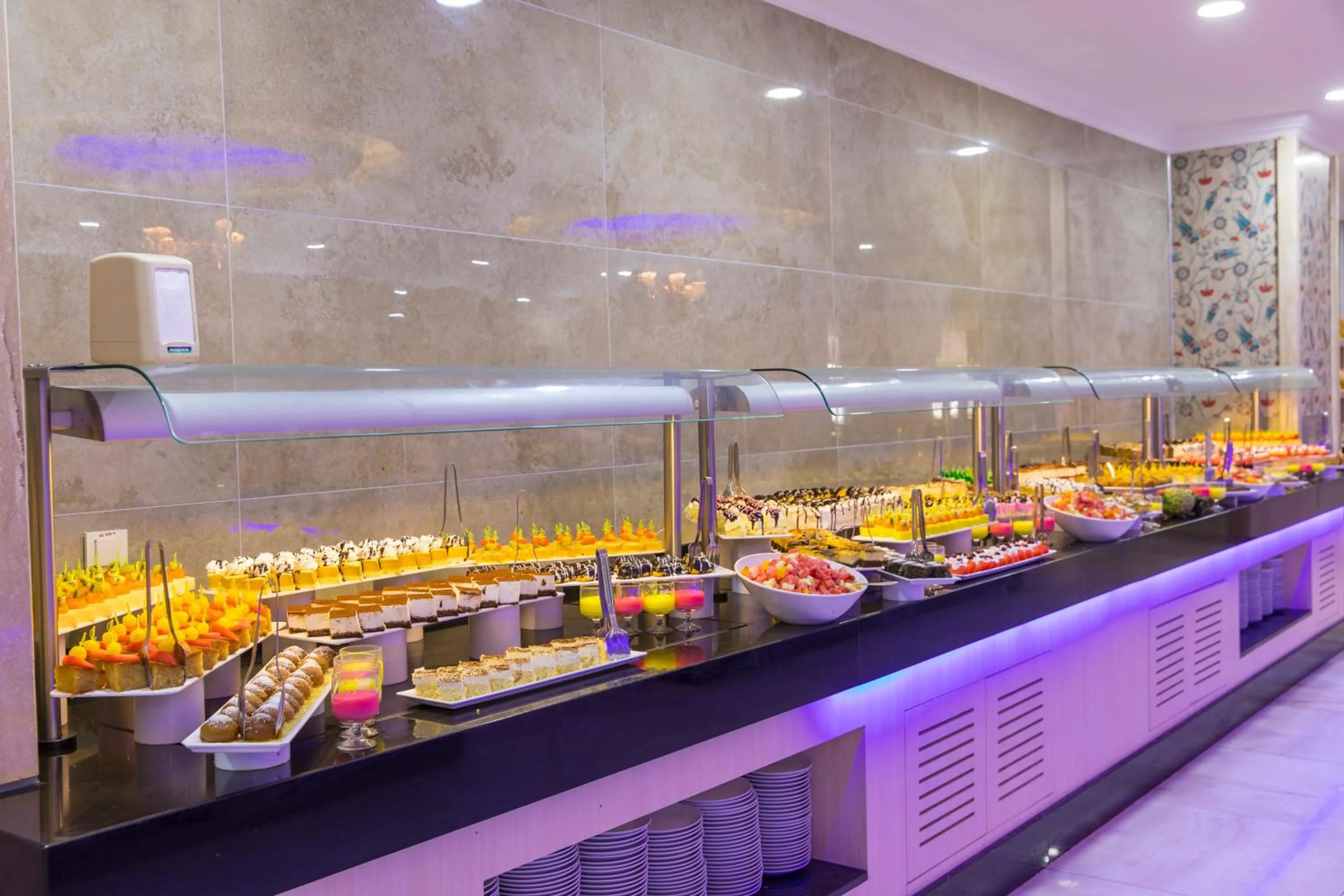 Food and drinks in Holiday Park Resort - Ultra All İnclusive