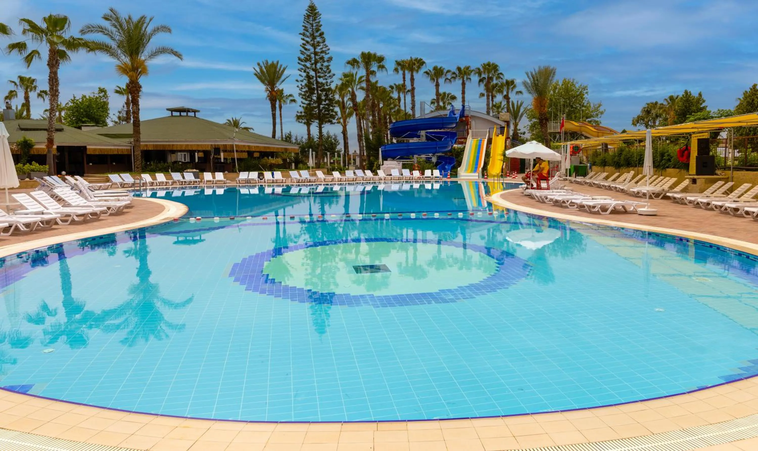 Pool view in Holiday Park Resort - Ultra All İnclusive