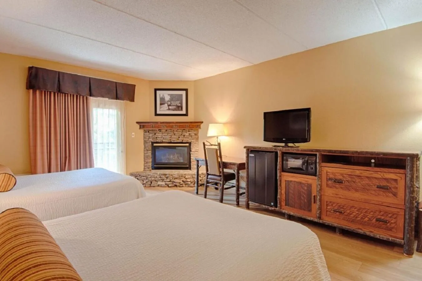 Queen Room with Two Queen Beds in Old Creek Lodge