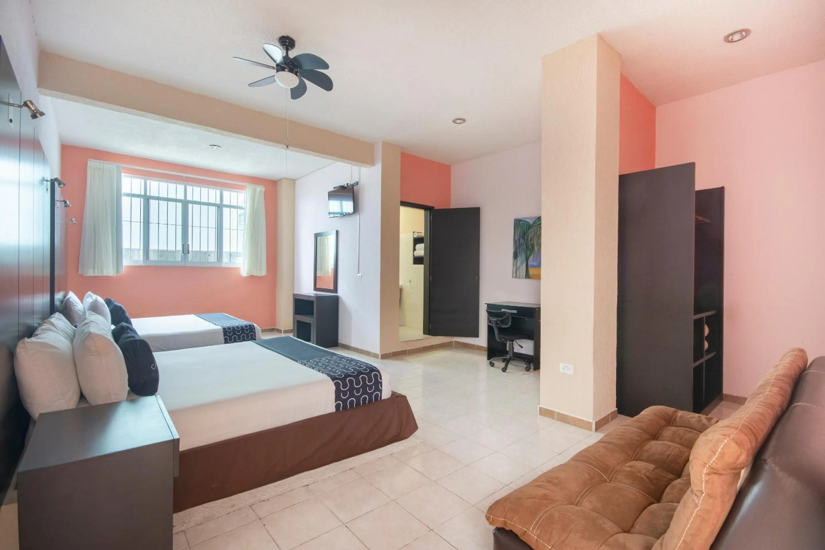 Bedroom, Bed in Hotel Spa Shalam