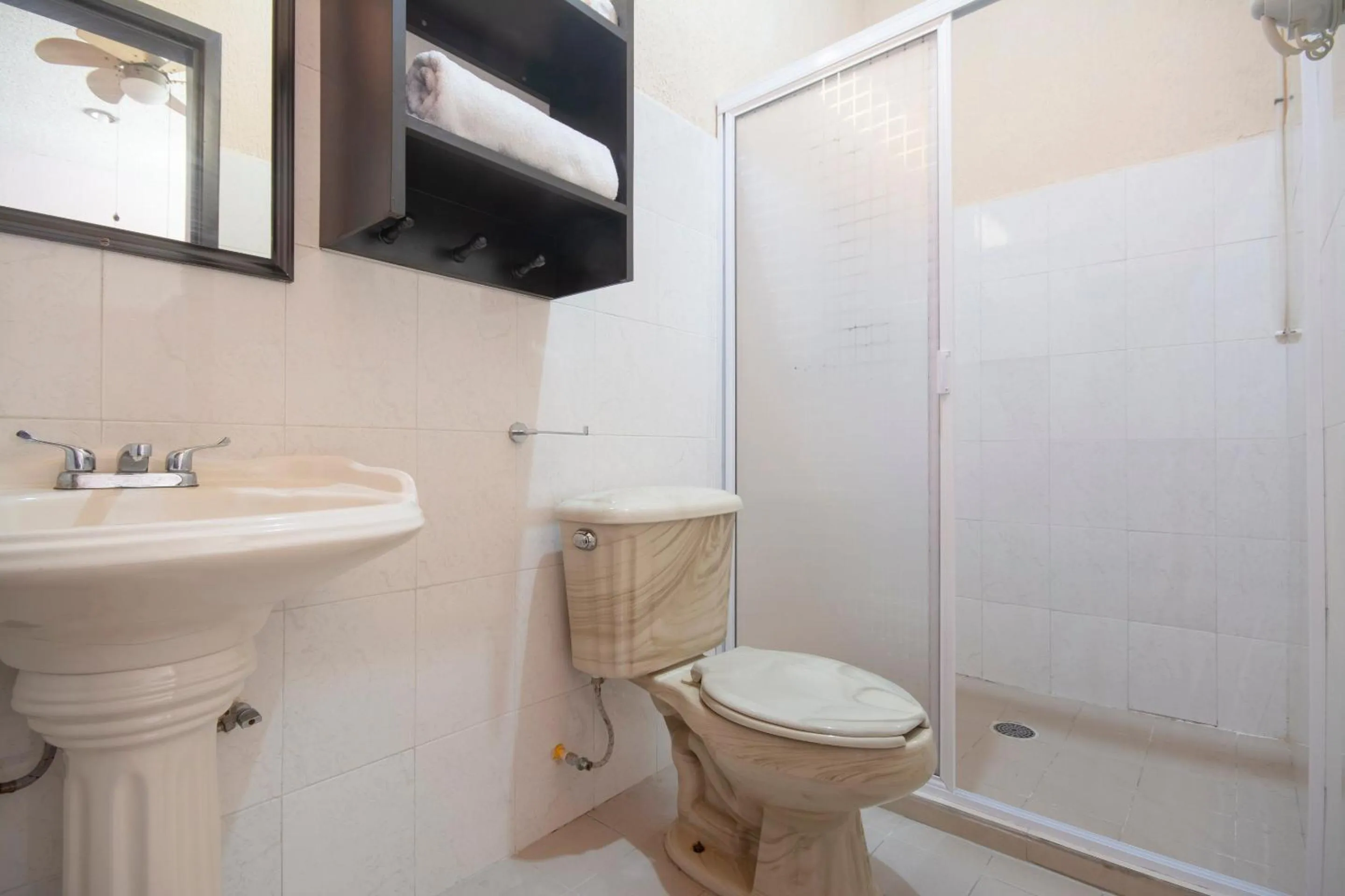 Bathroom in Hotel Spa Shalam