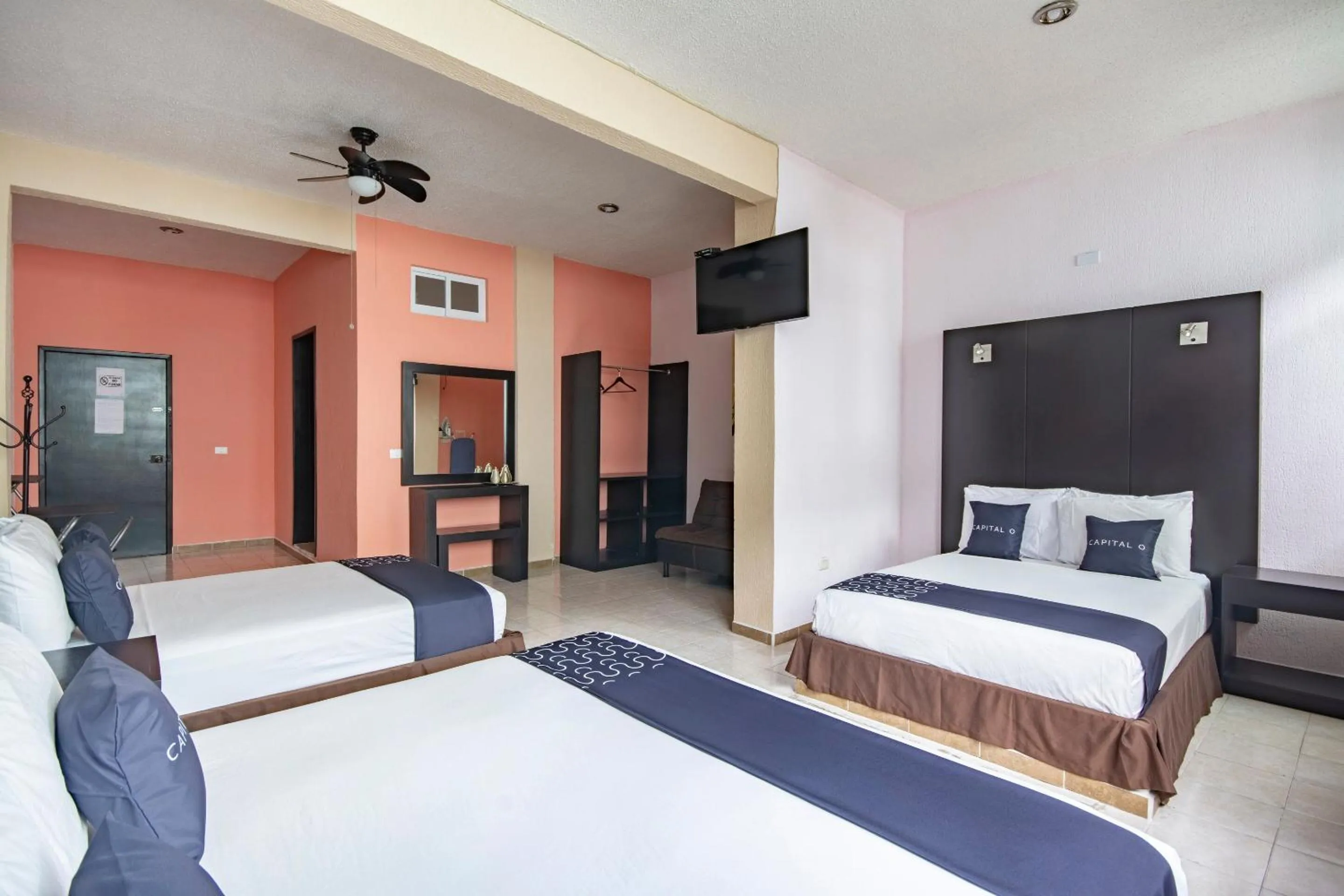 Bedroom, Bed in Hotel Spa Shalam