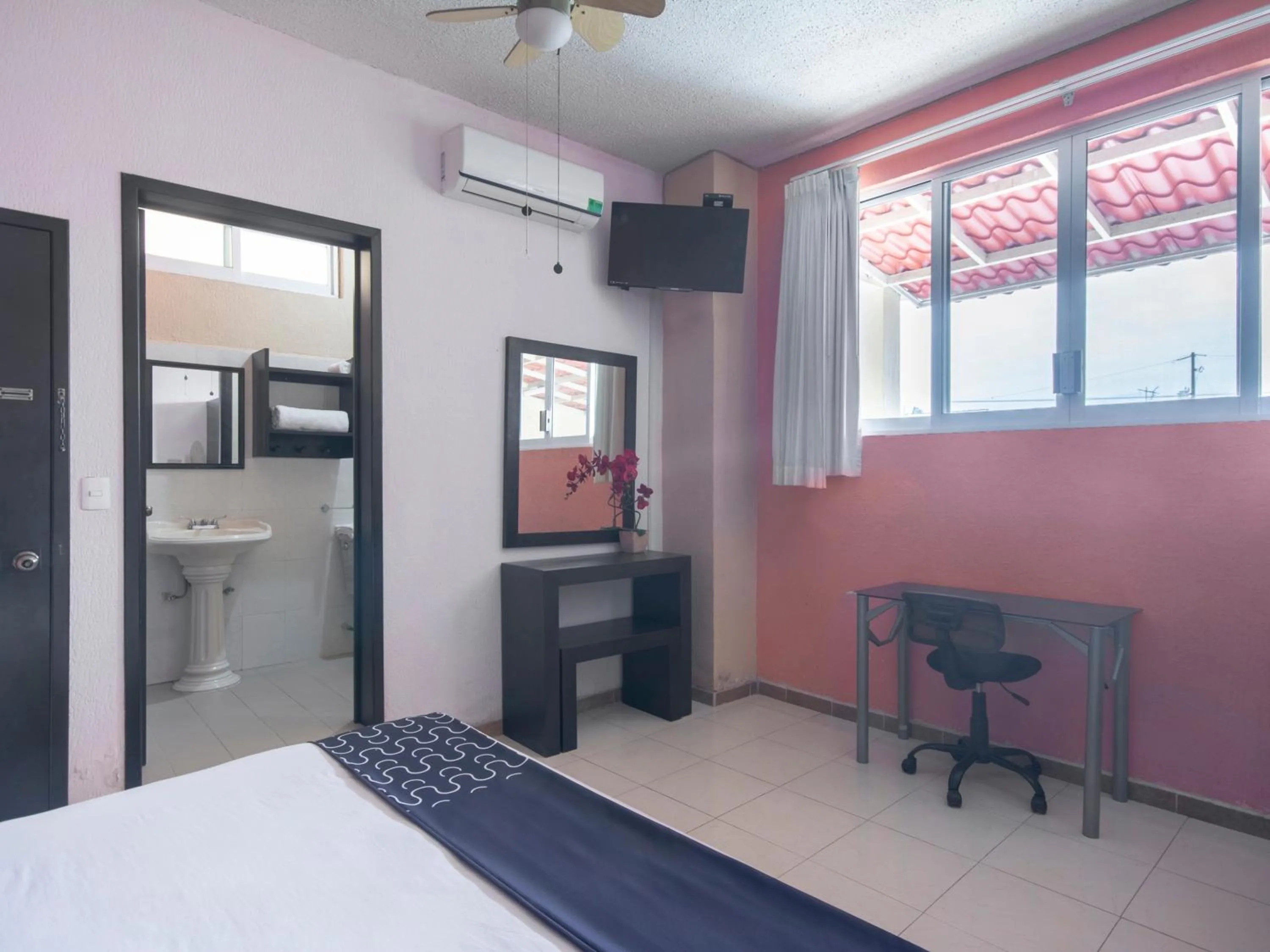 TV and multimedia, Bed in Hotel Spa Shalam