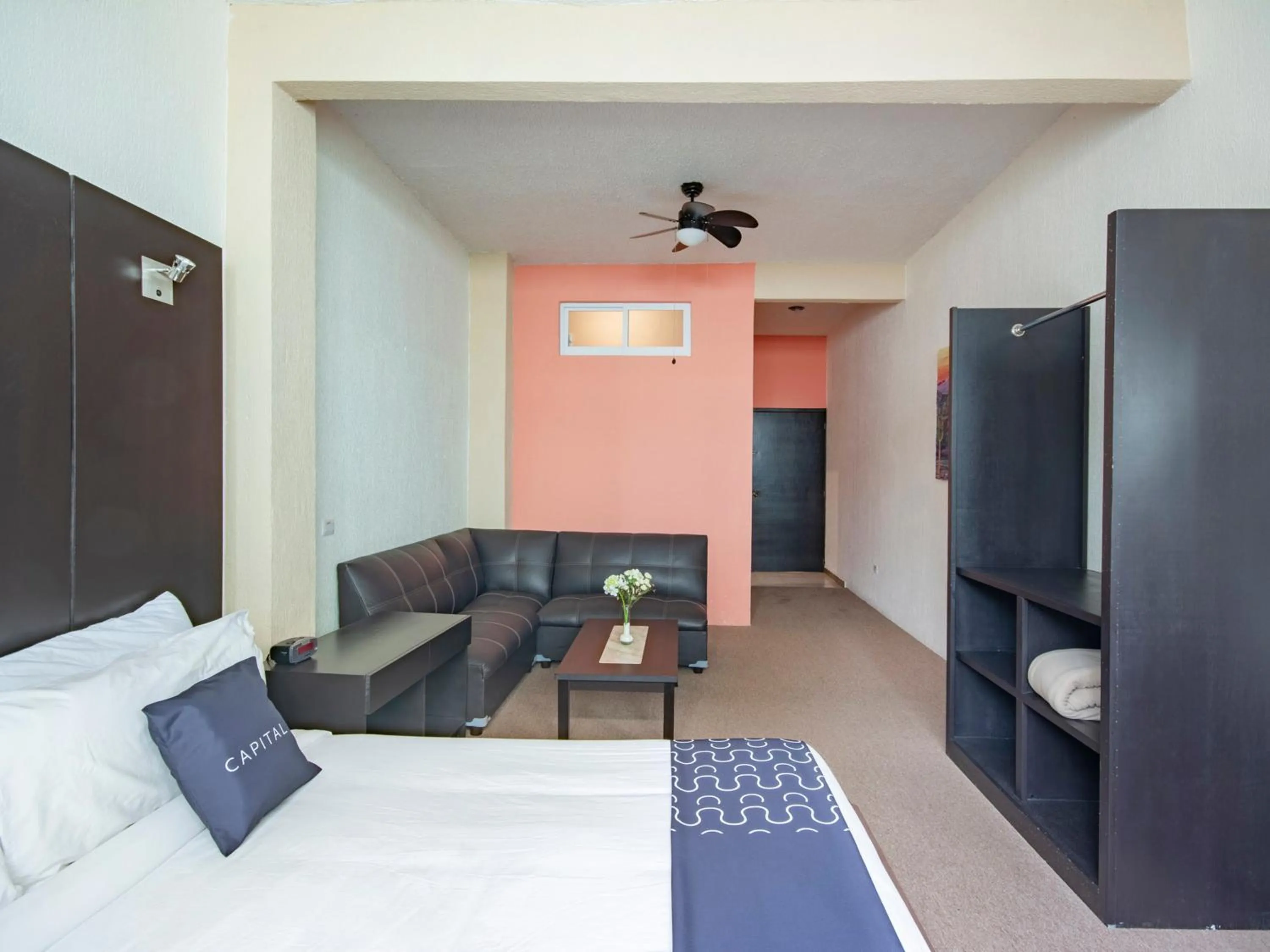 Living room, Bed in Hotel Spa Shalam