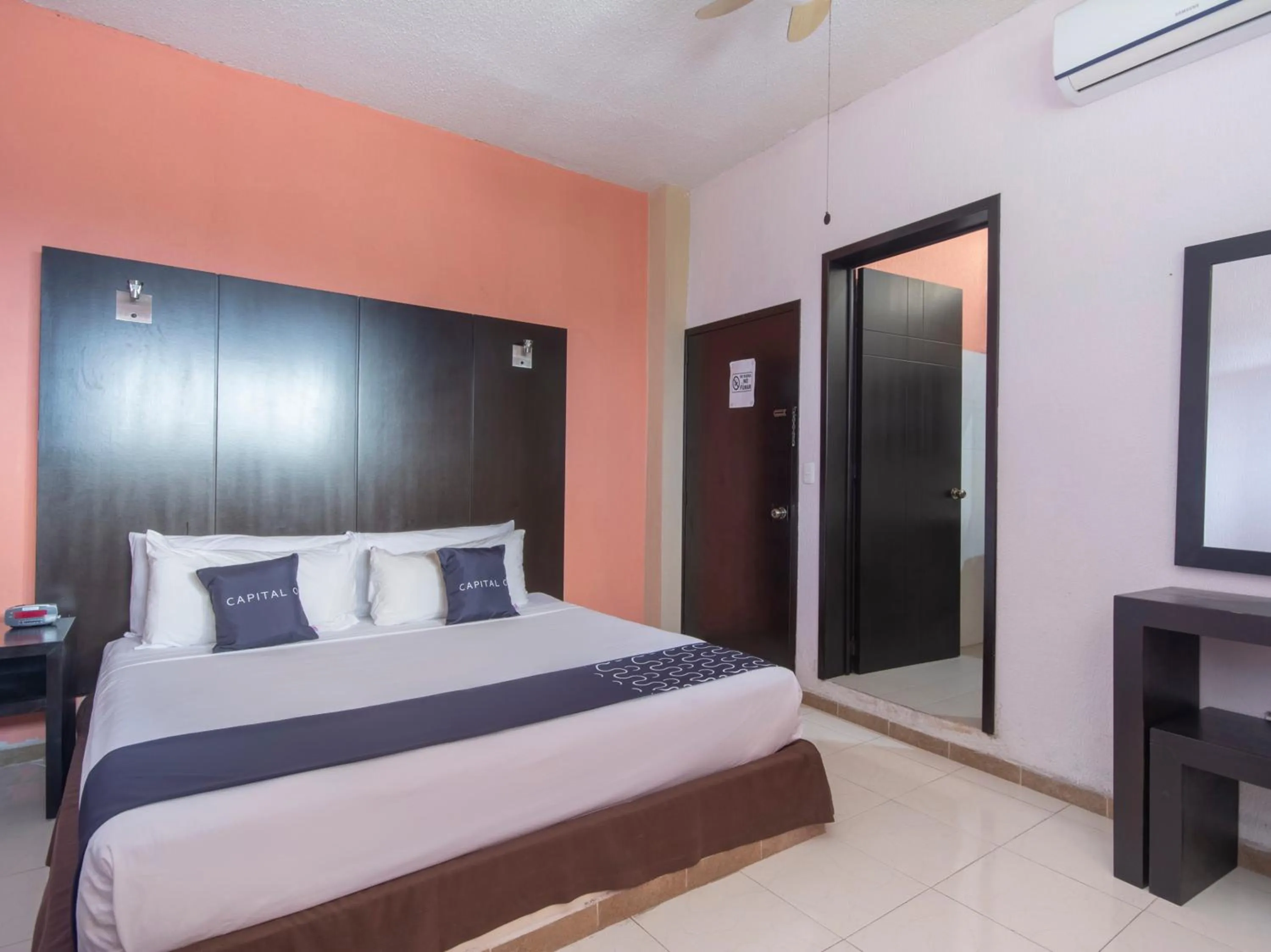 Bedroom, Bed in Hotel Spa Shalam