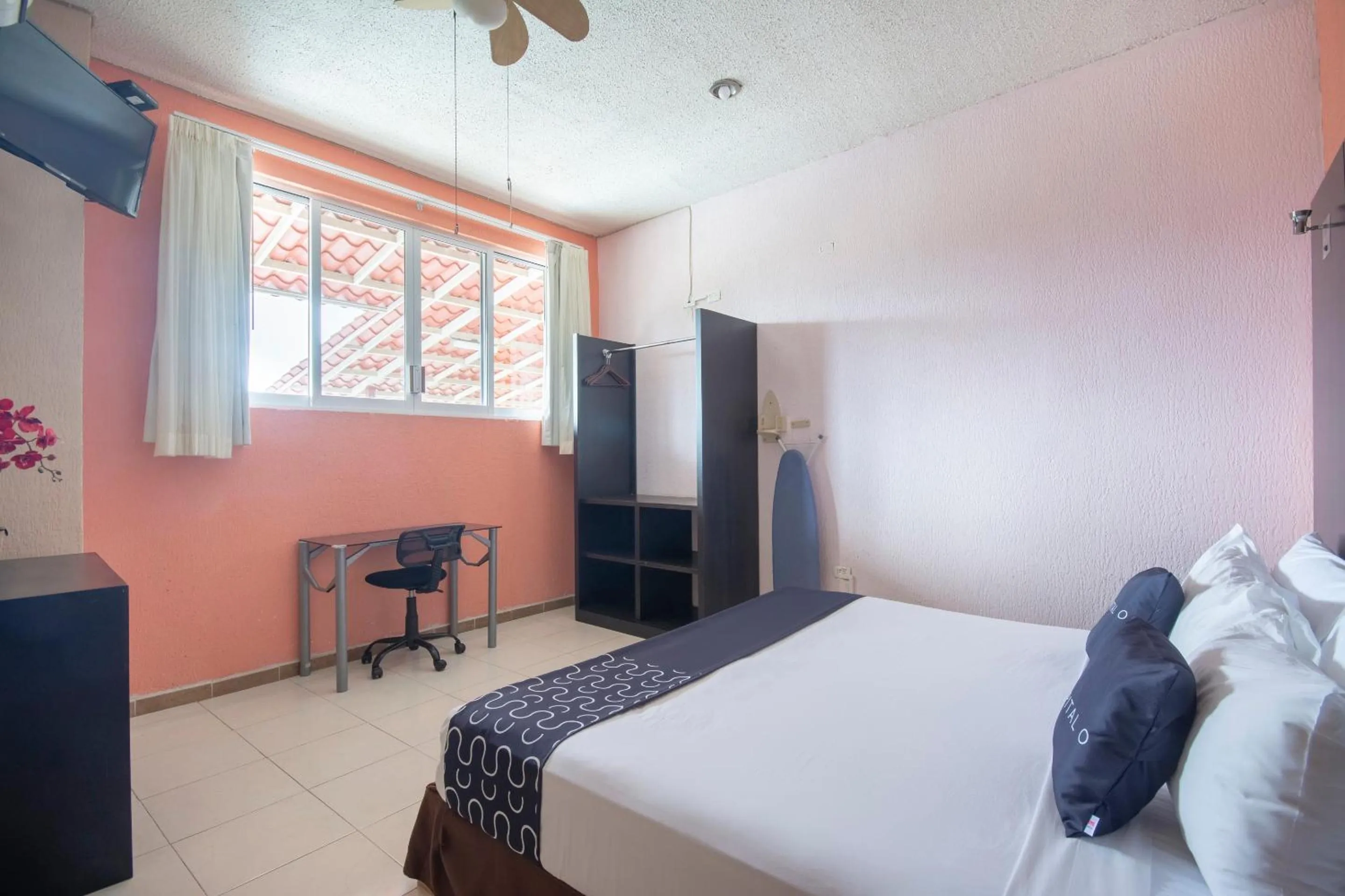 Bedroom, Bed in Hotel Spa Shalam