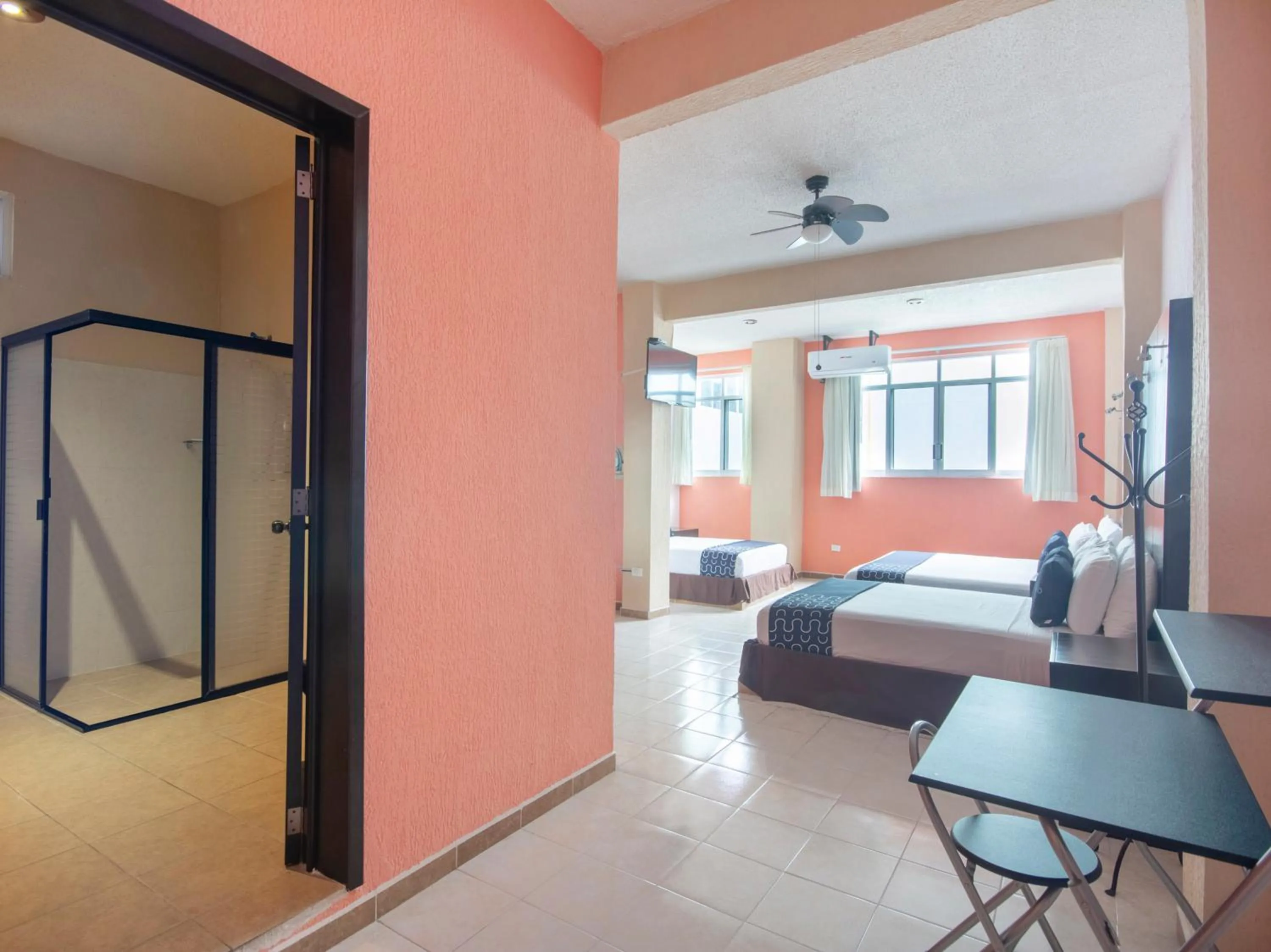 Bedroom, Bed in Hotel Spa Shalam