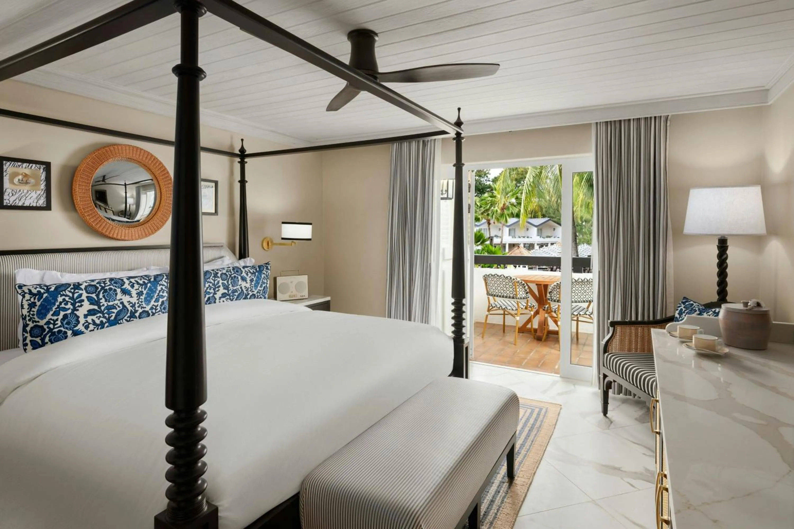 Lounge or bar, Bed in Colony Club, a Luxury Collection Resort, Barbados