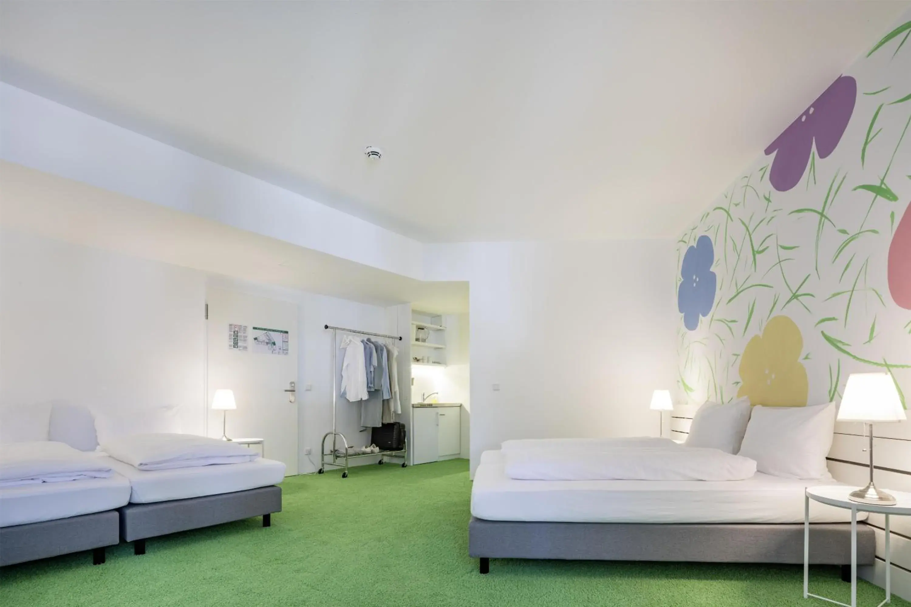 Quadruple Room with Bathroom in Flowers Hotel Münster Quadruple Room with Bathroom in Flowers Hotel Münster