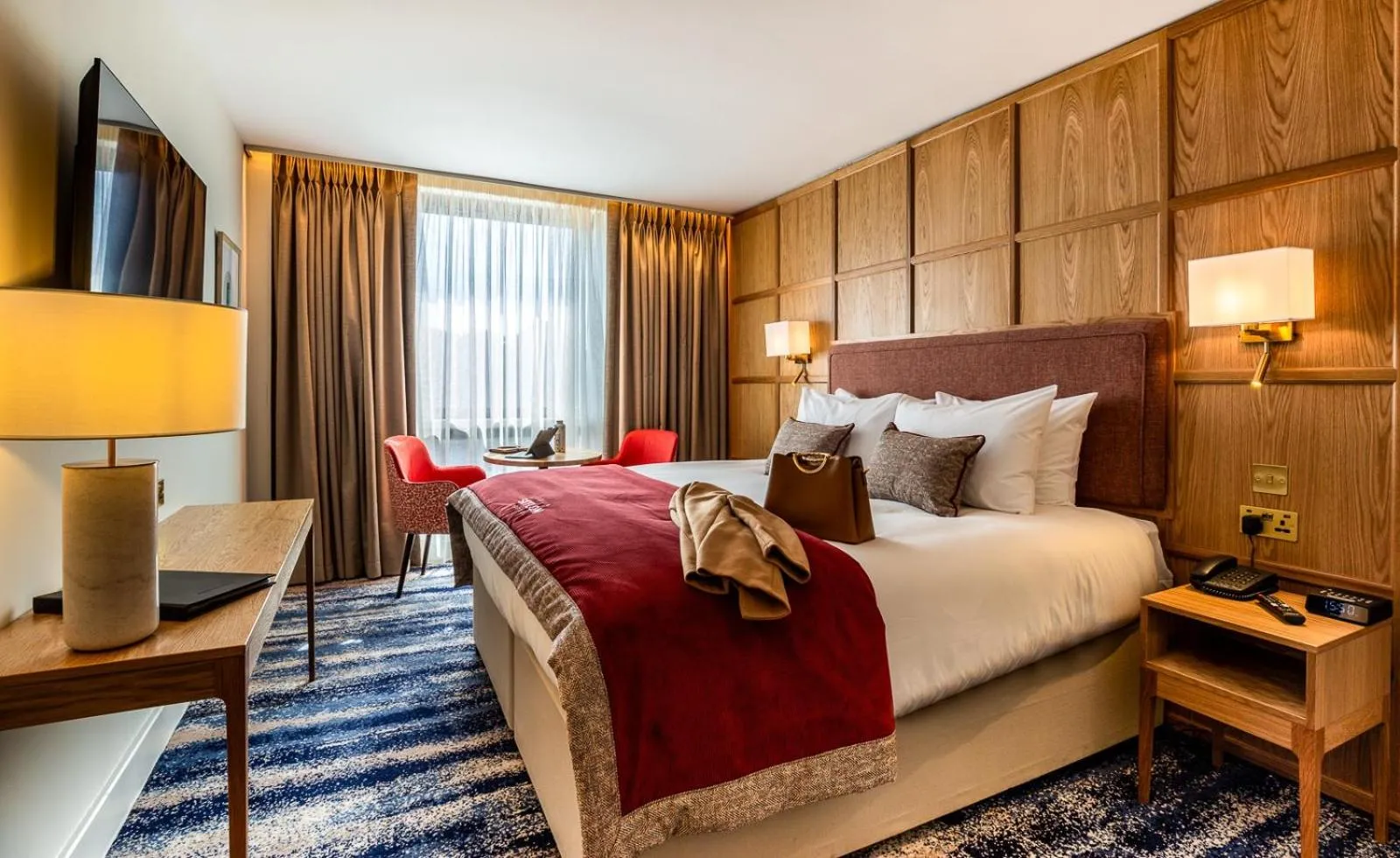 Bed in Dublin Skylon Hotel