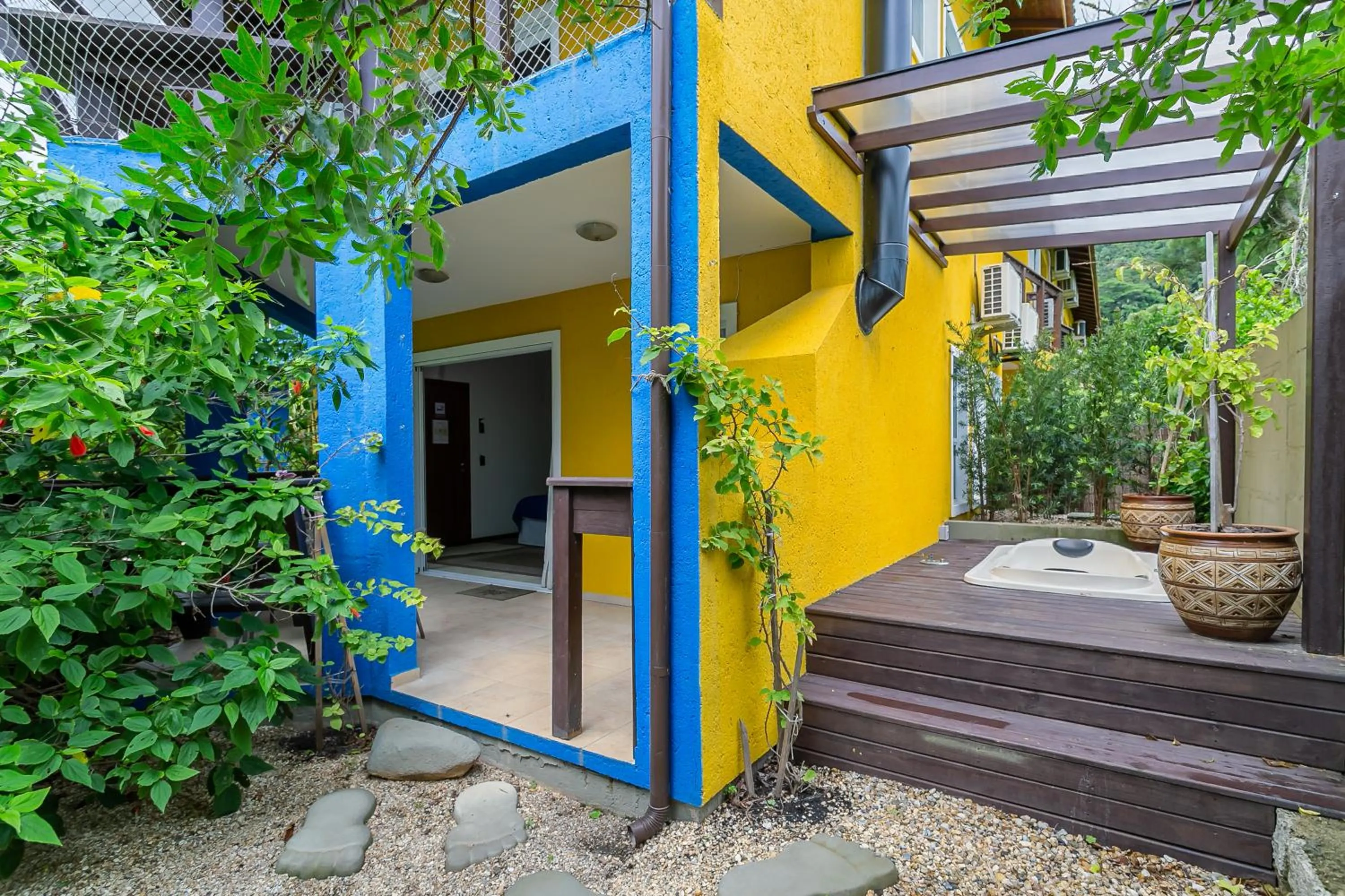 Garden in Penareia Floripa Beach Hotel