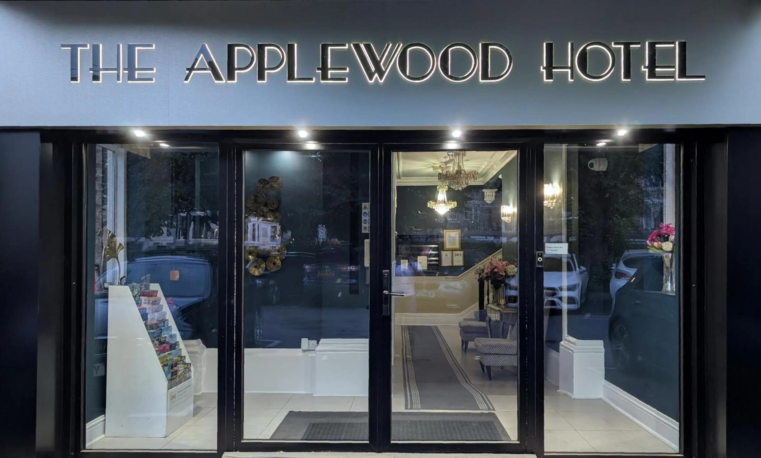 Lobby or reception in Applewood Hotel