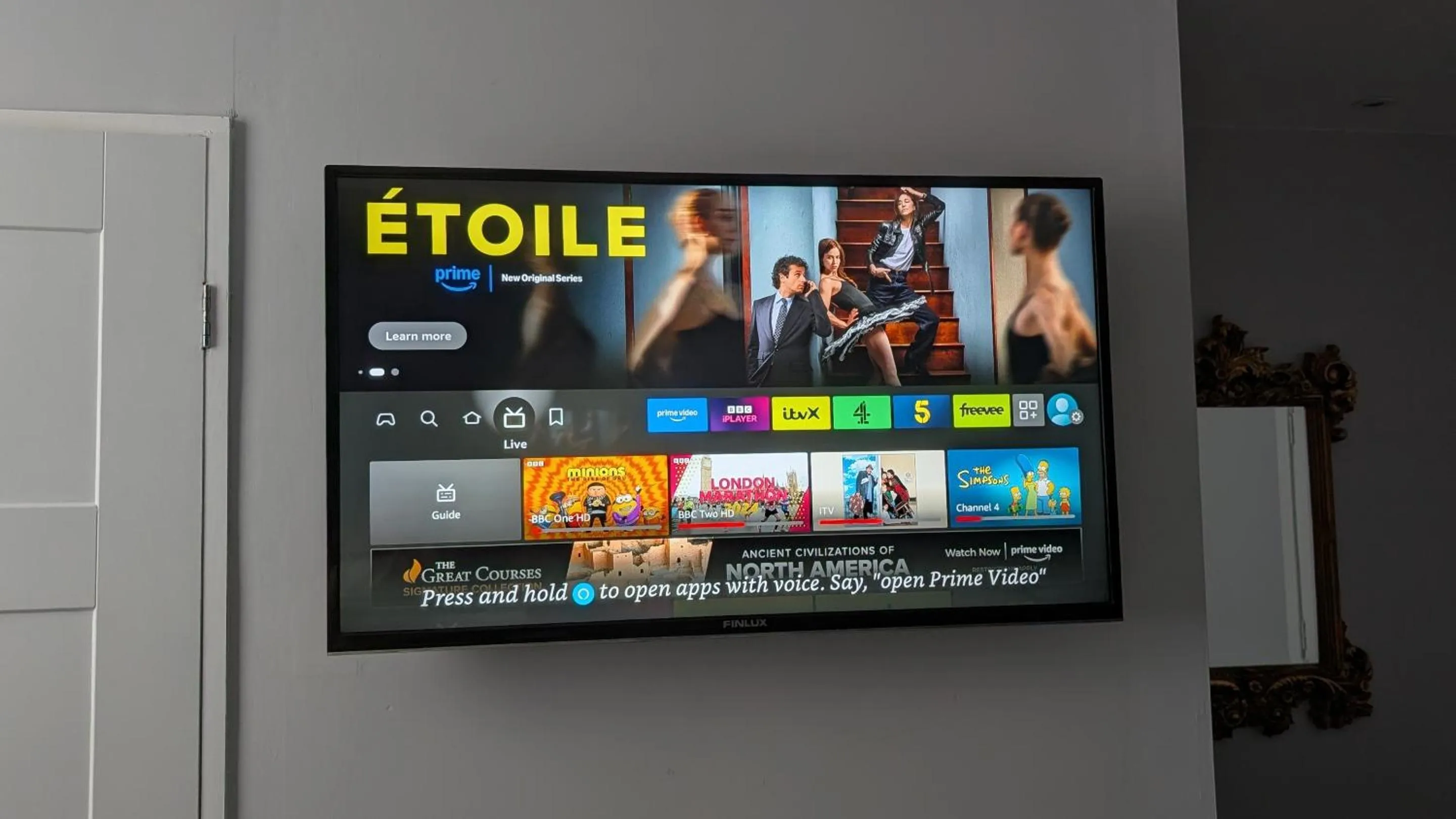 Bedroom in Applewood Hotel