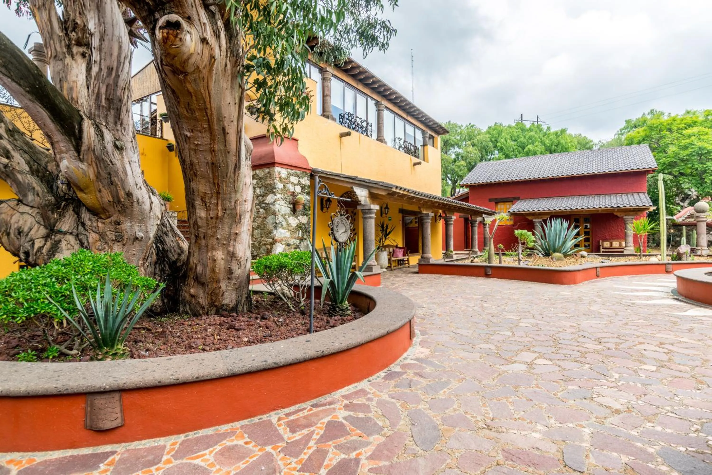 Facade/entrance in Hotel Camino de Vinos