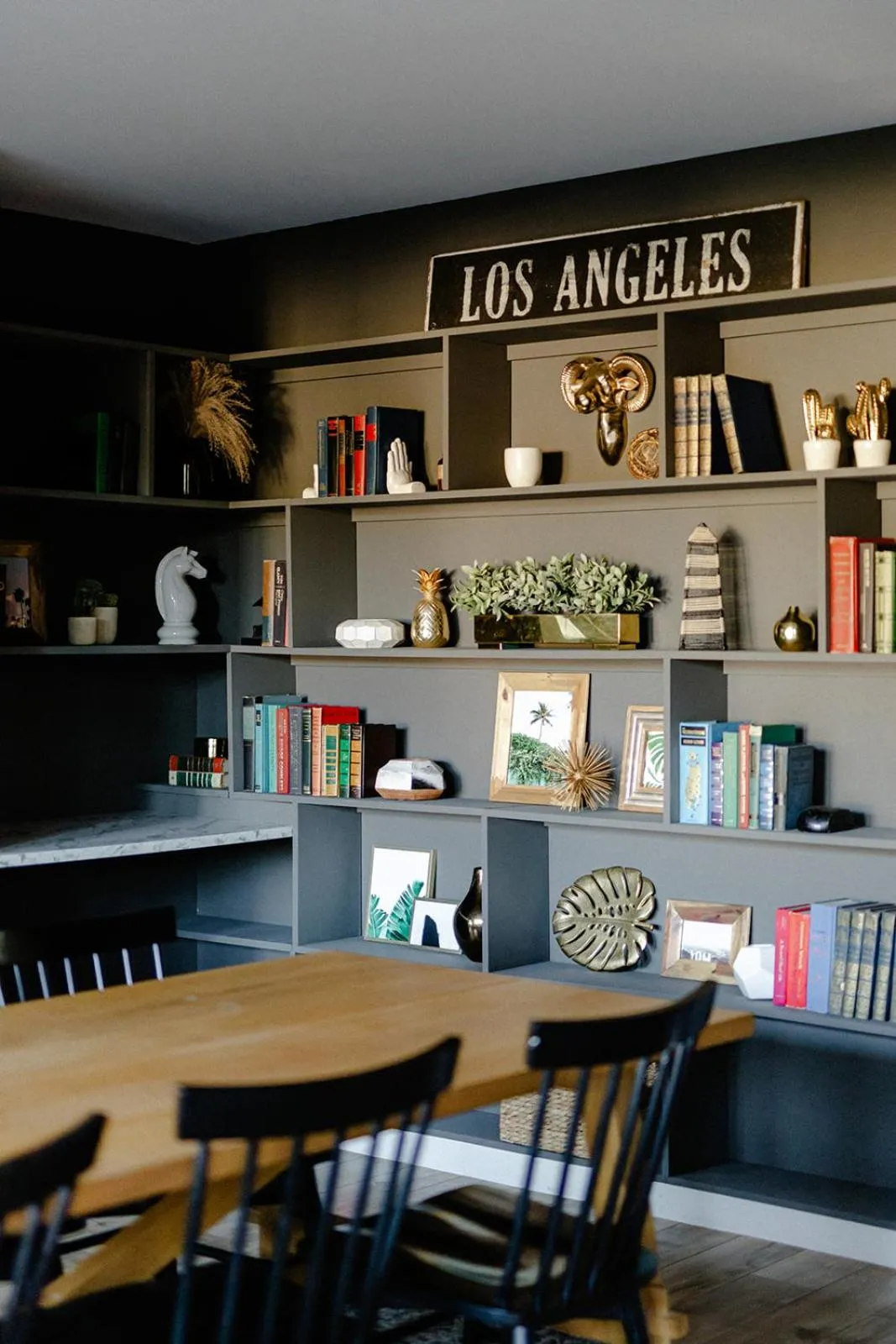 Dining area in Noon on Sunset Hill