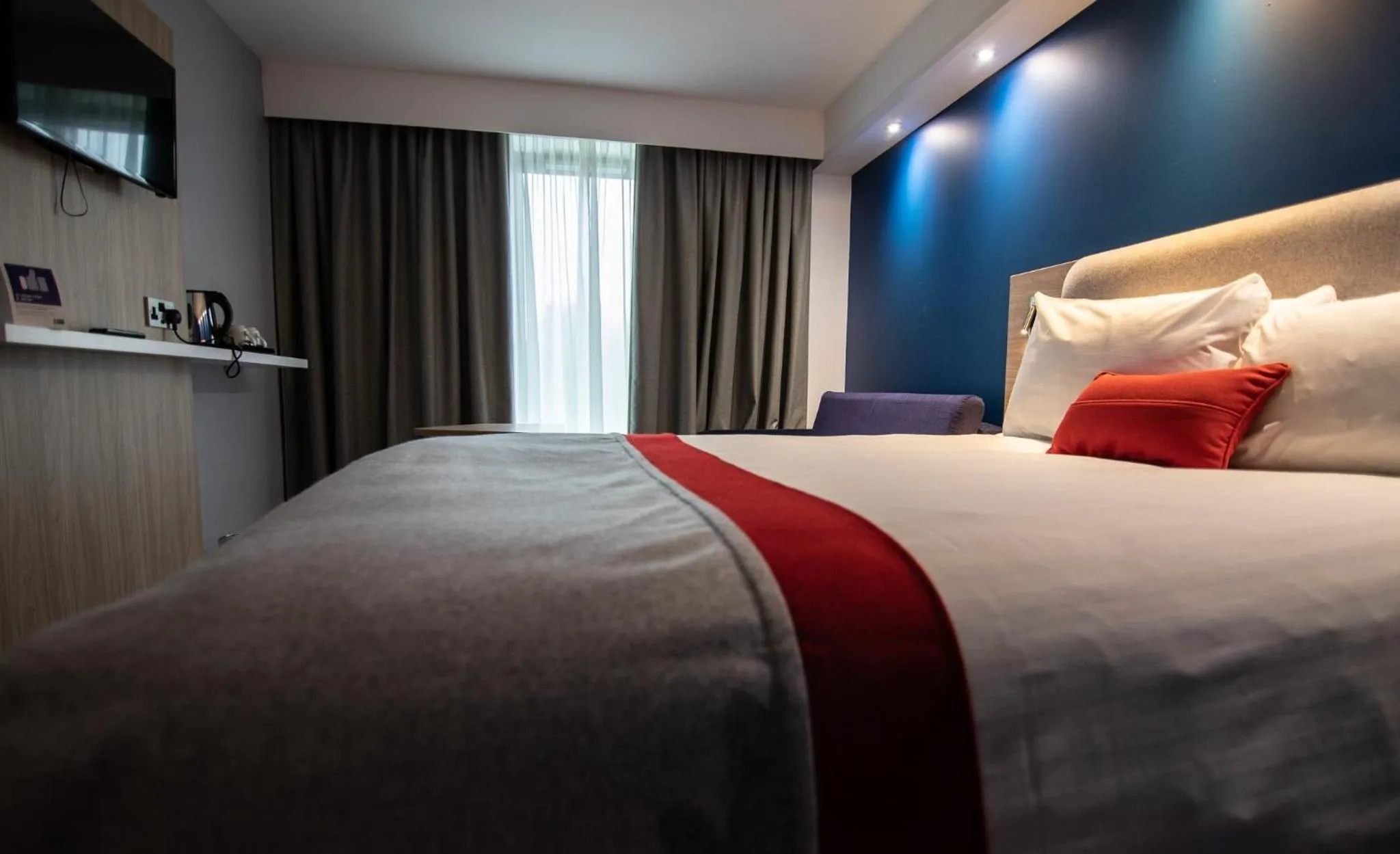 Photo of the whole room, Bed in Holiday Inn Express London Stansted Airport by IHG