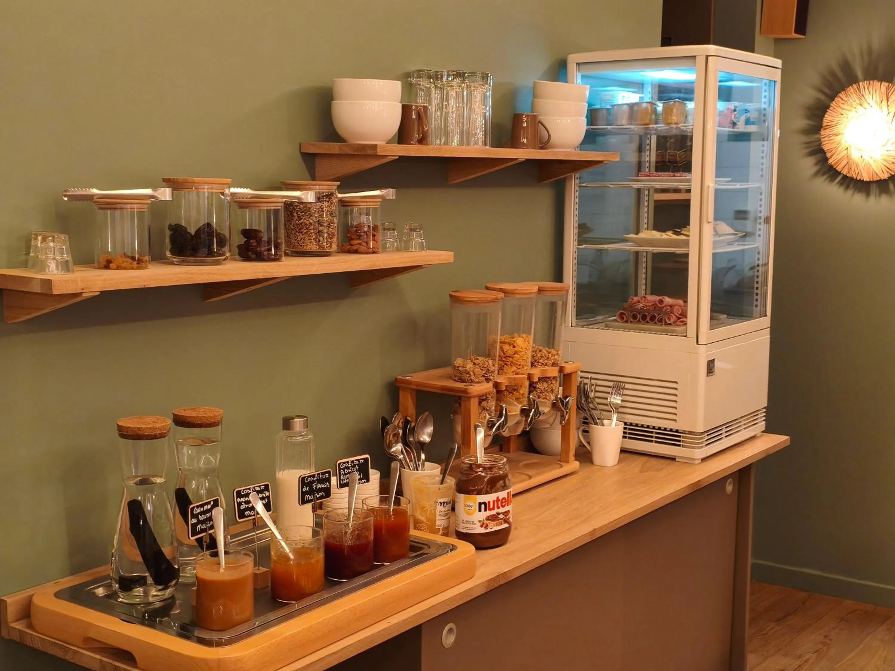 Breakfast in Brit Hotel des Halles