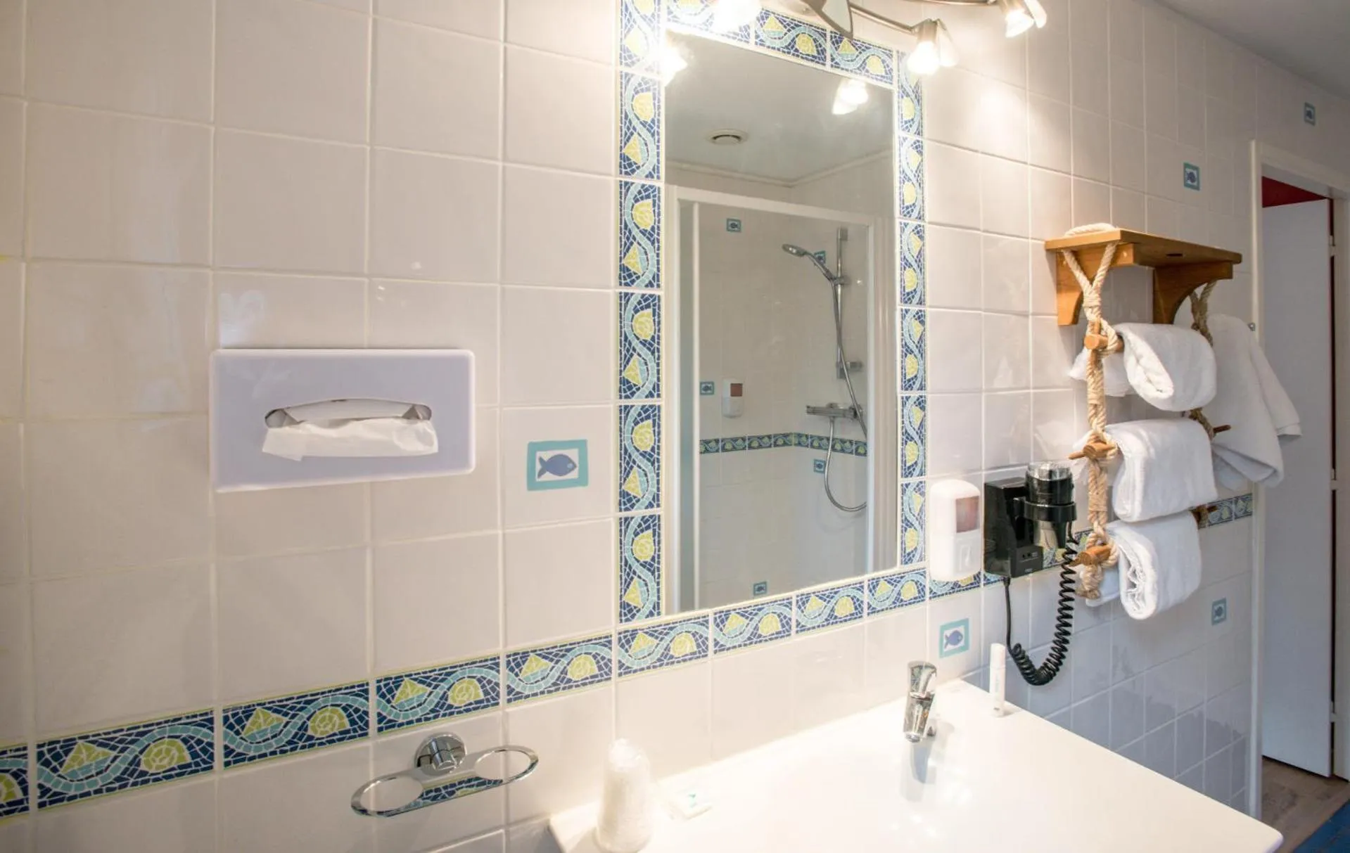 Bathroom in Brit Hotel des Halles