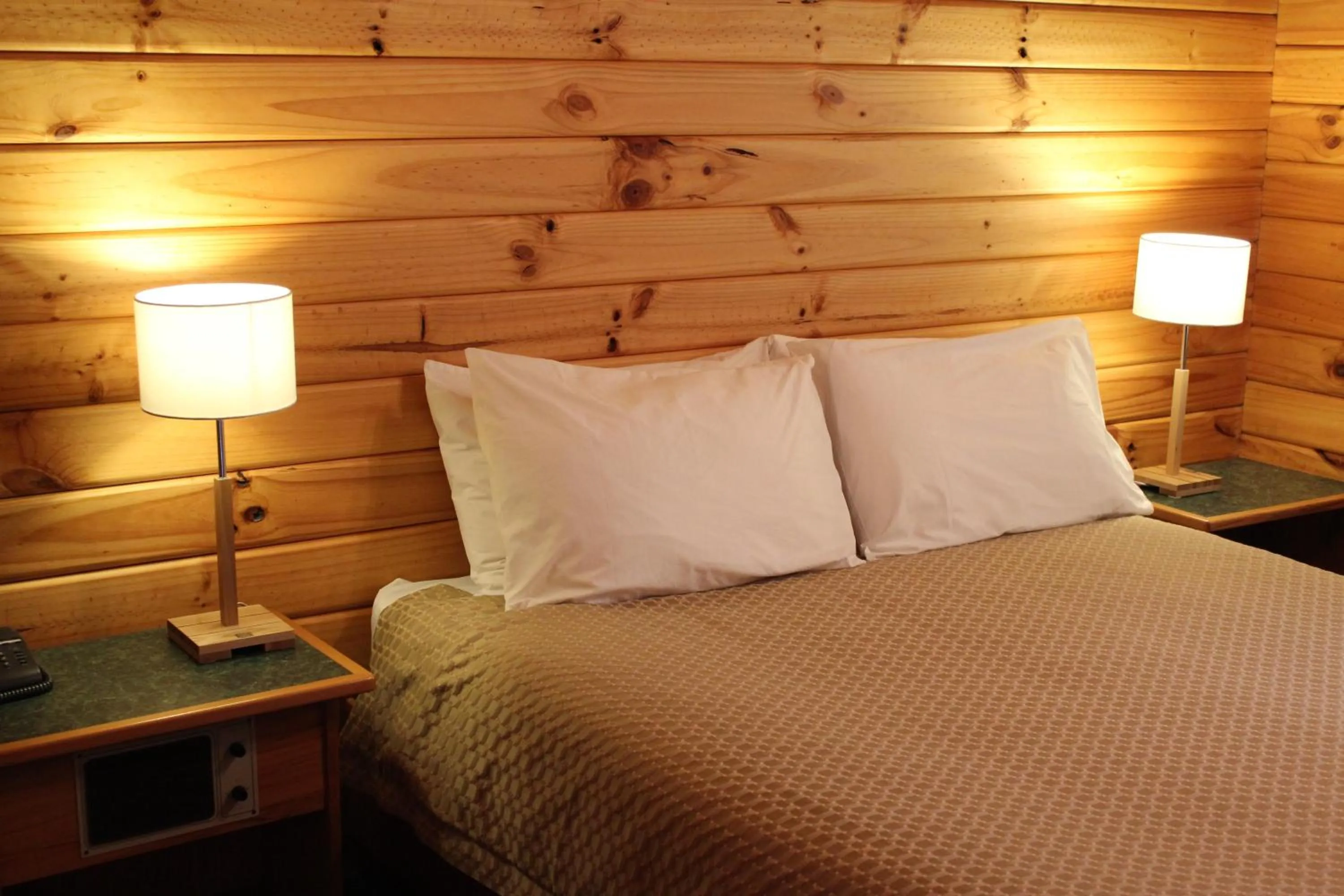 Bed in Alpine Lodge
