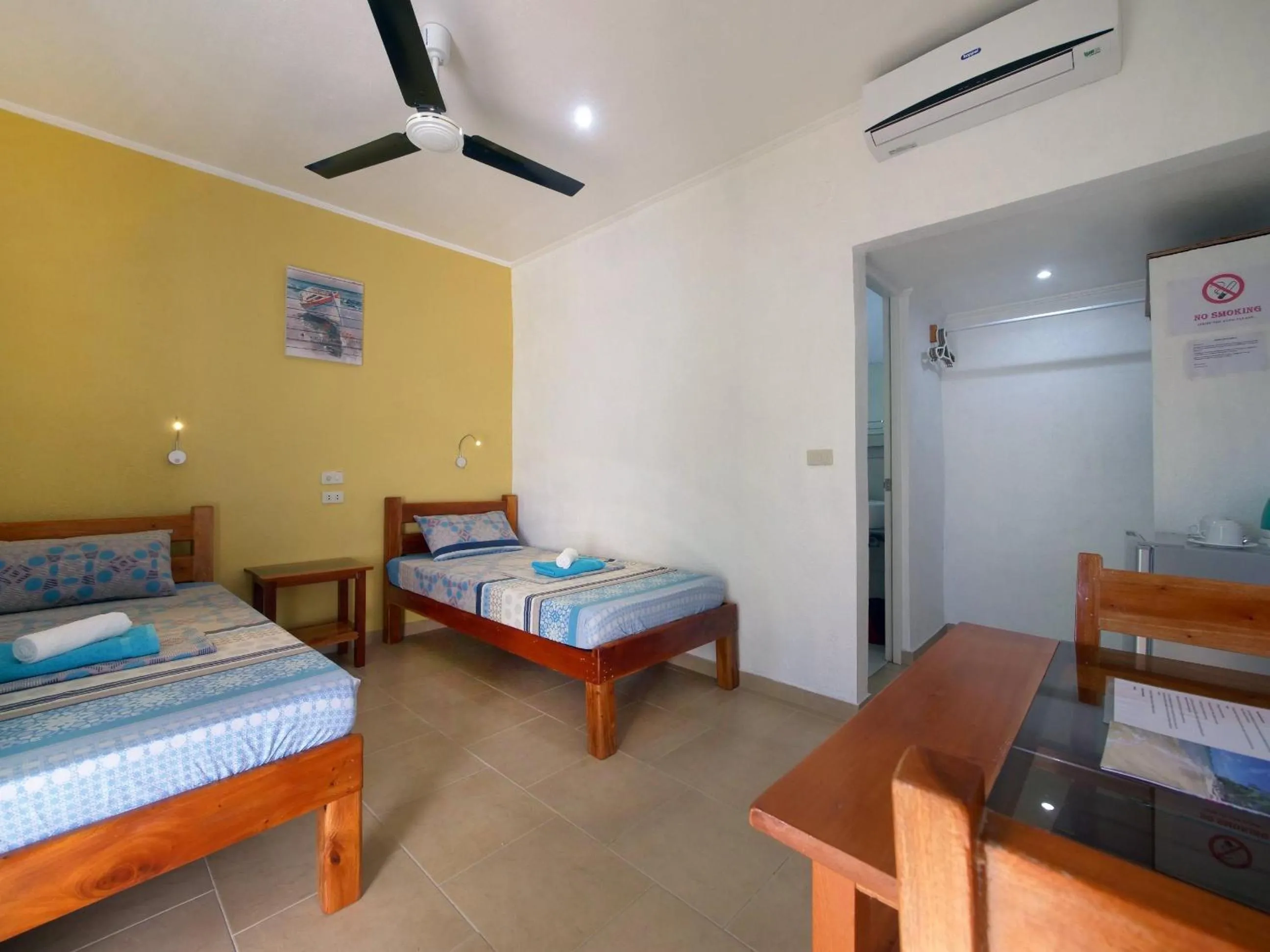 Bed in Alona Gecko Inn