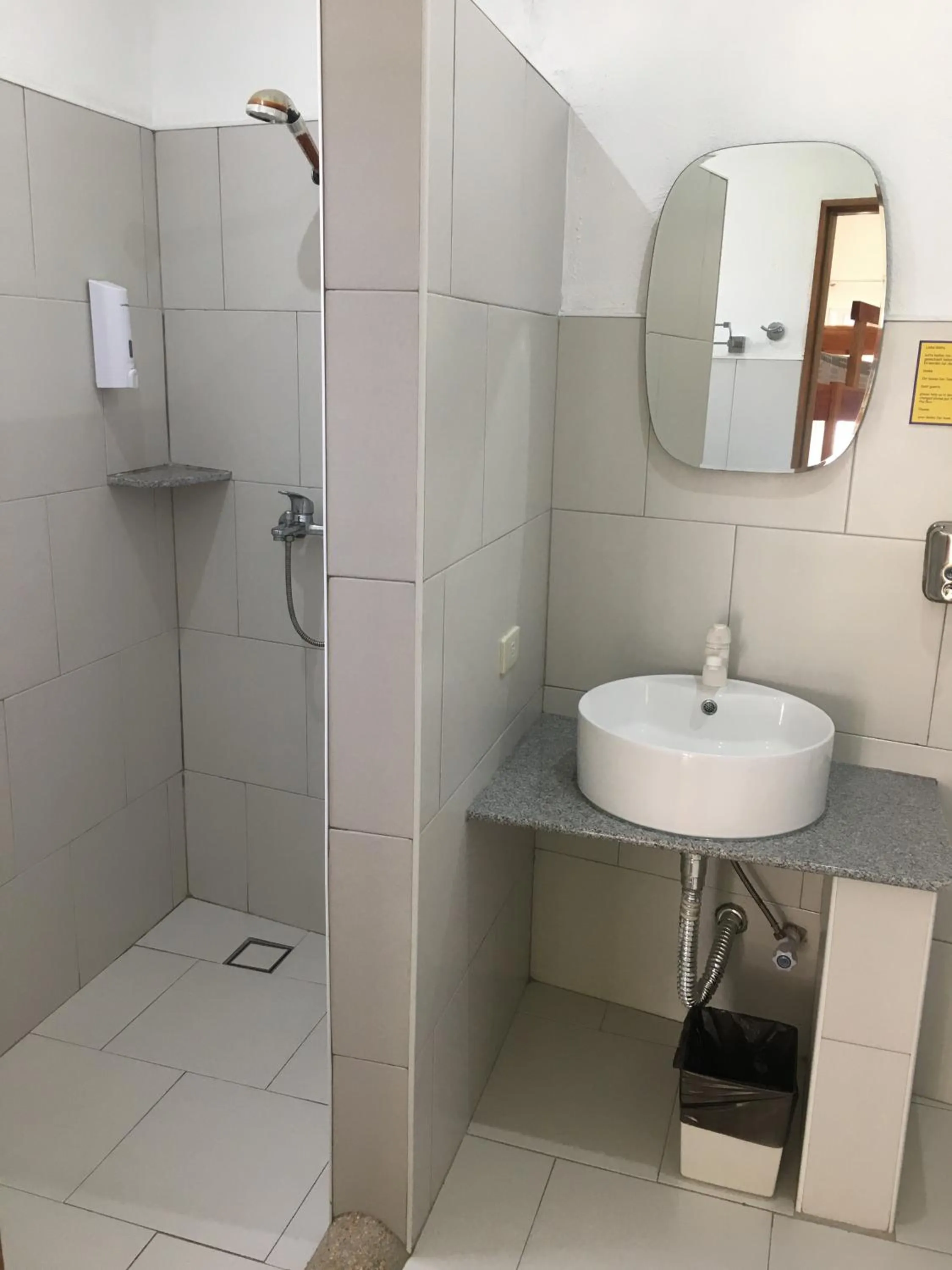 Shower in Alona Gecko Inn