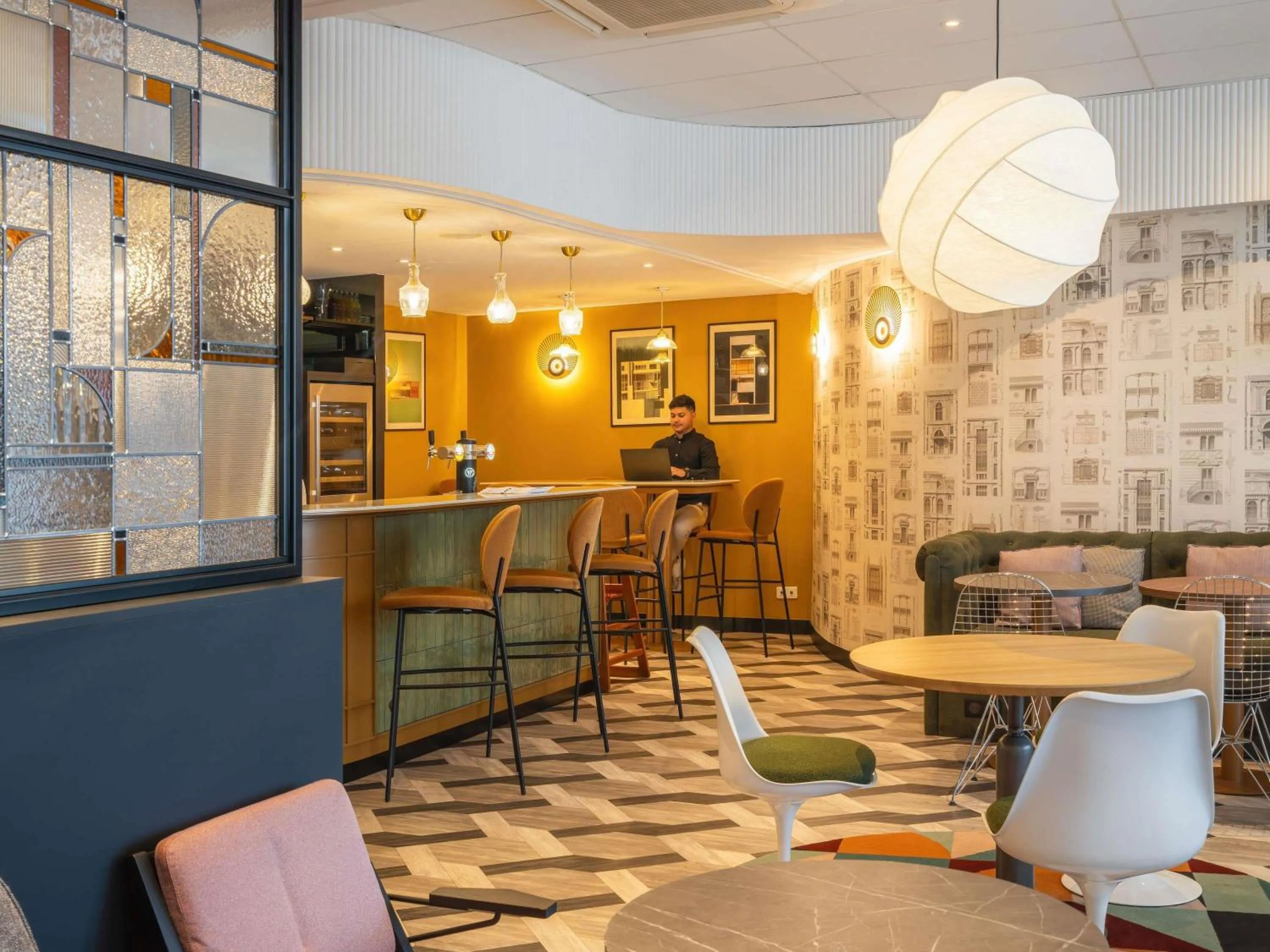 Lounge or bar in Le Splendid Hotel Lac D'Annecy - Handwritten Collection