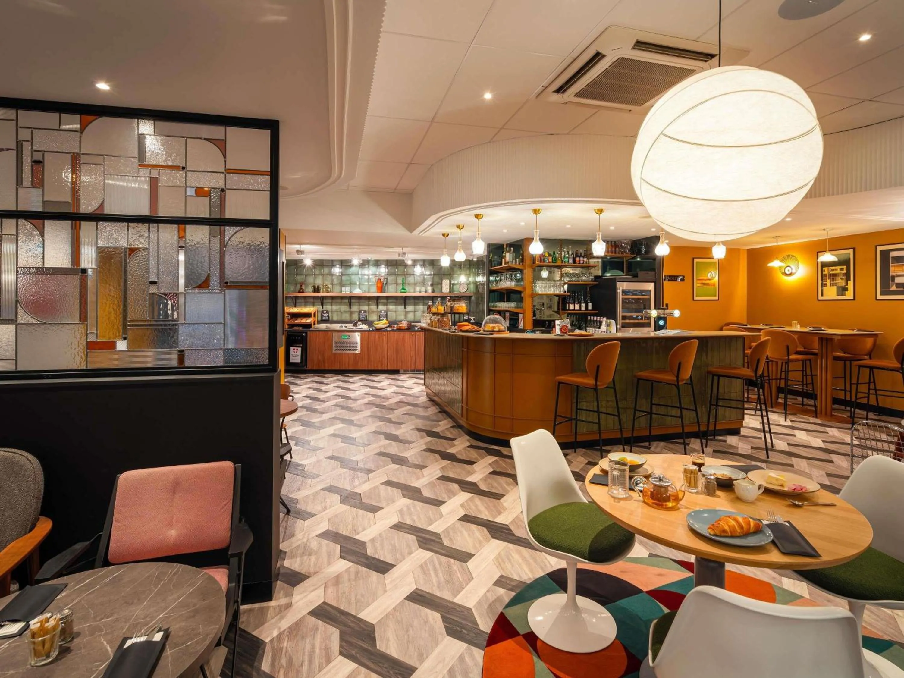 Breakfast in Le Splendid Hotel Lac D'Annecy - Handwritten Collection