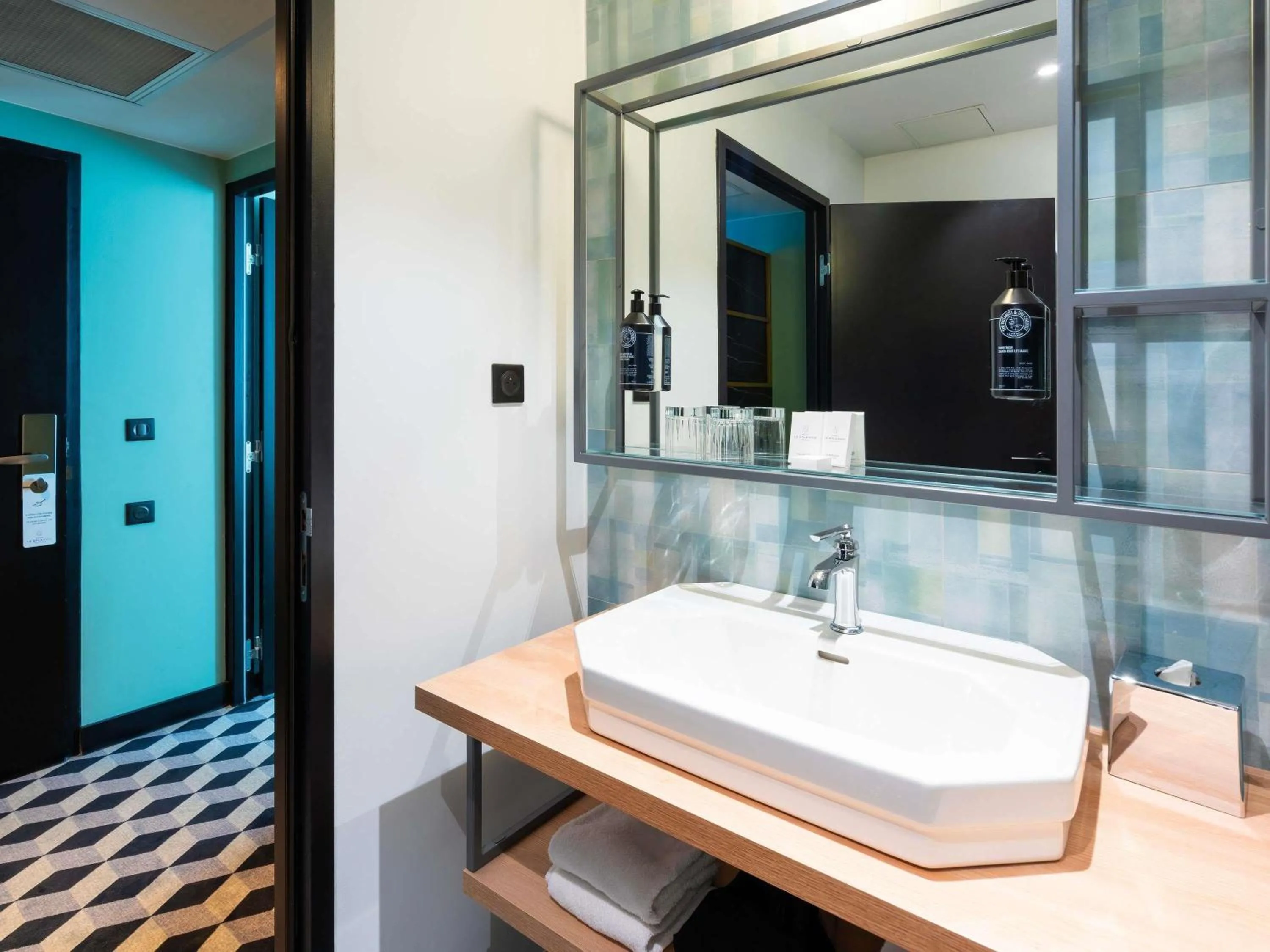 Bedroom in Le Splendid Hotel Lac D'Annecy - Handwritten Collection