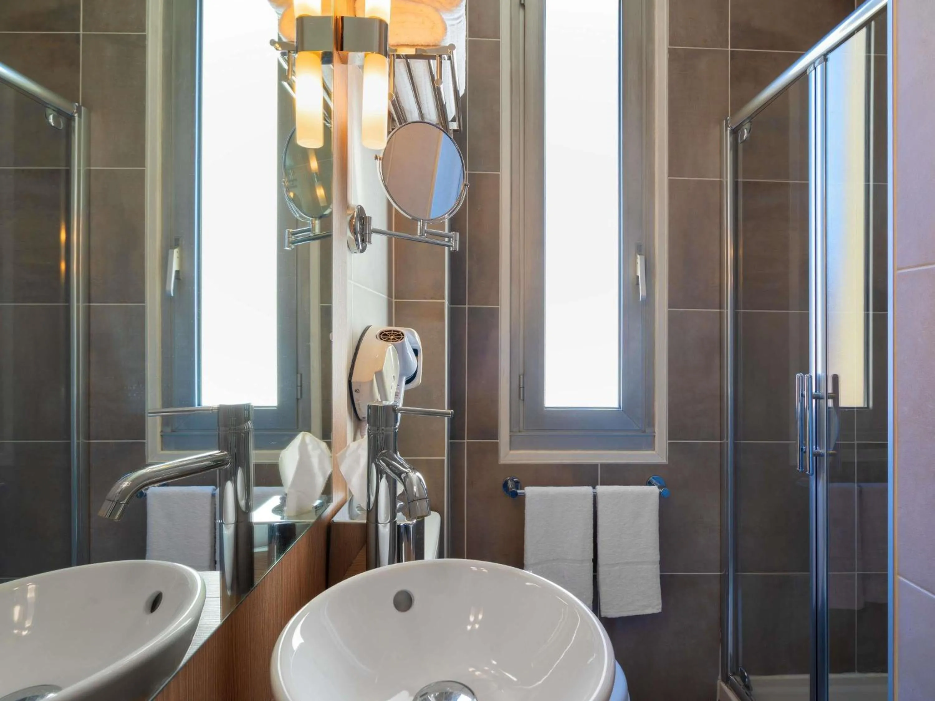 Bedroom in Le Splendid Hotel Lac D'Annecy - Handwritten Collection