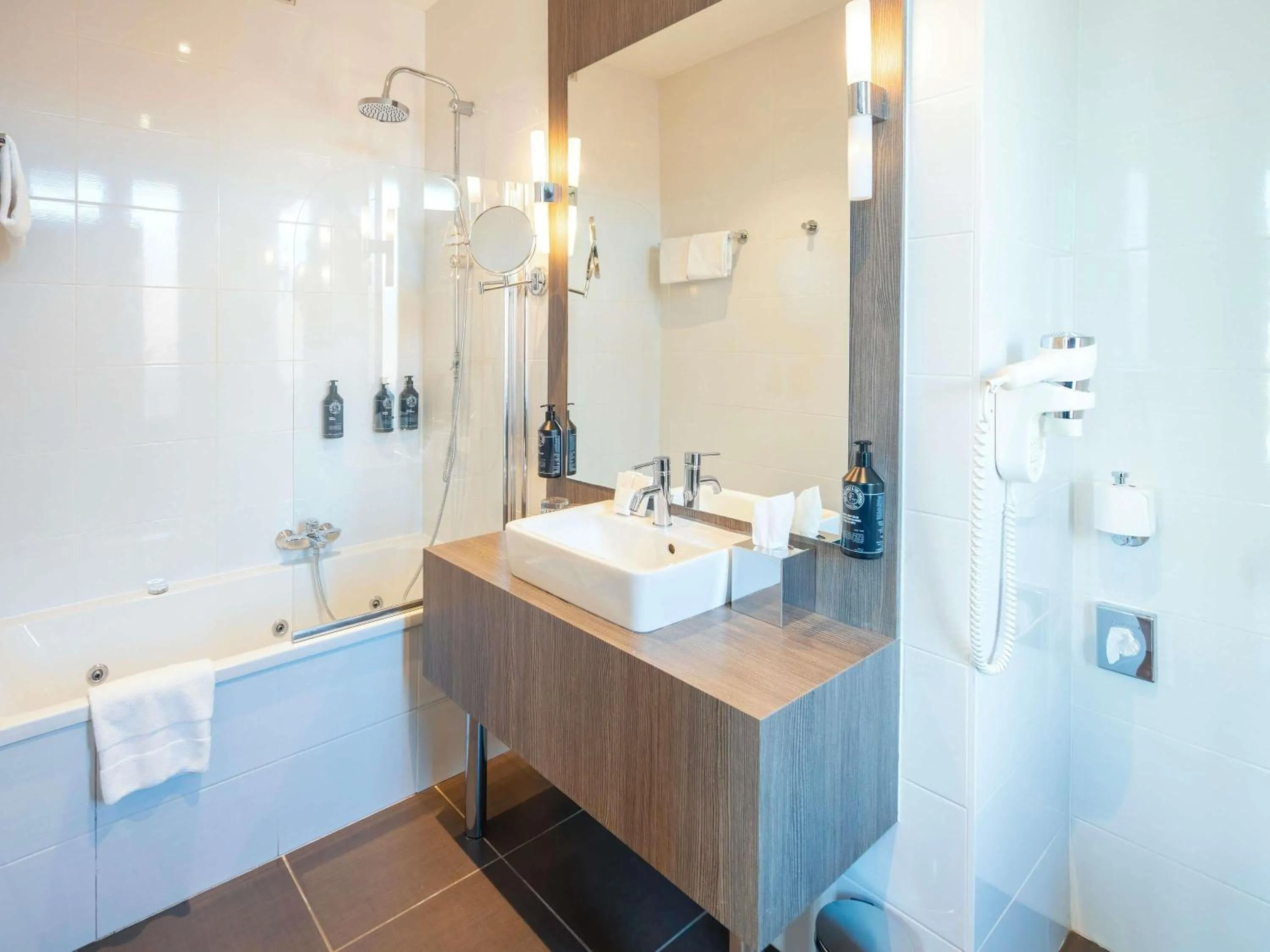 Bedroom in Le Splendid Hotel Lac D'Annecy - Handwritten Collection