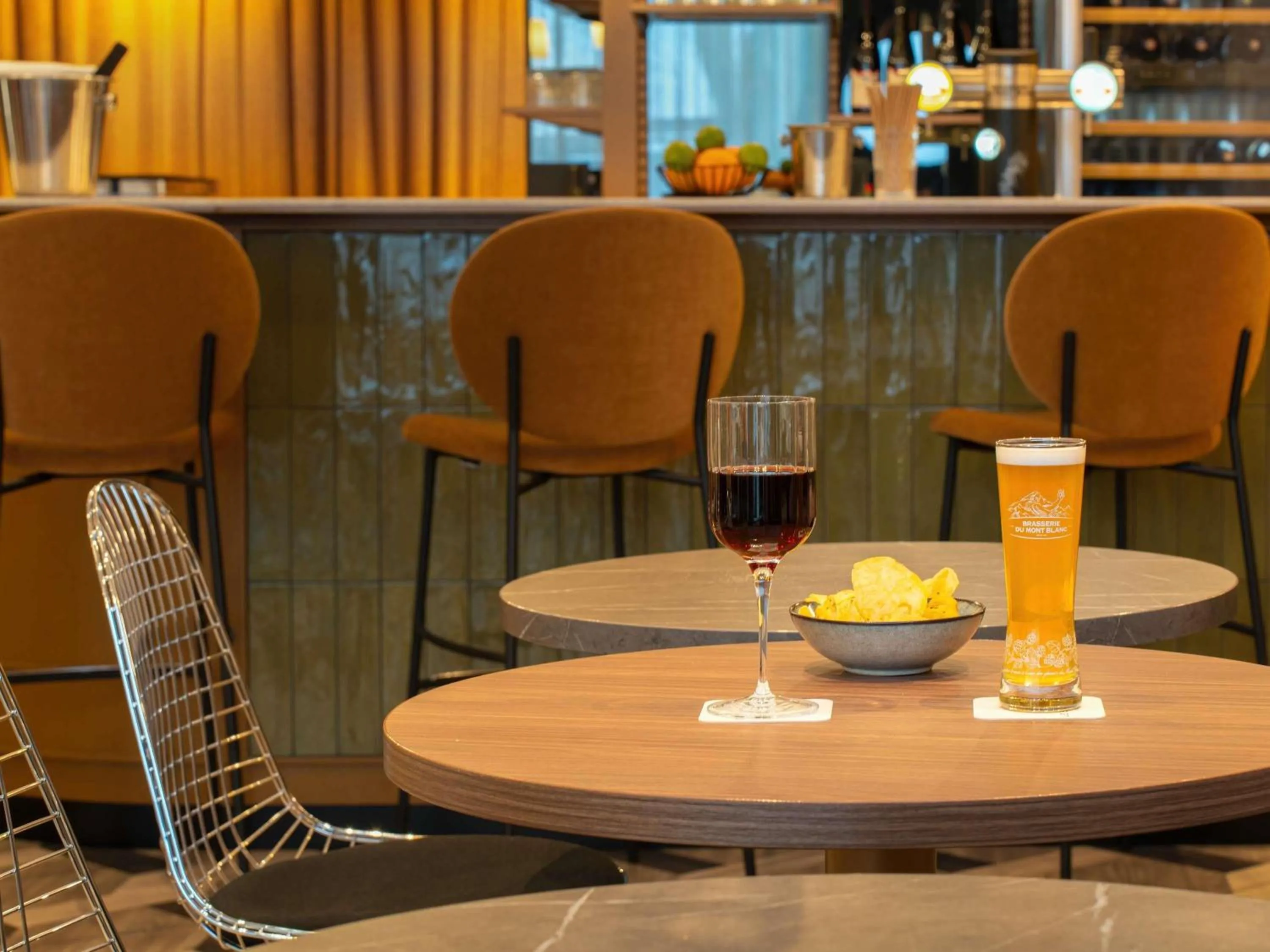 Lounge or bar in Le Splendid Hotel Lac D'Annecy - Handwritten Collection