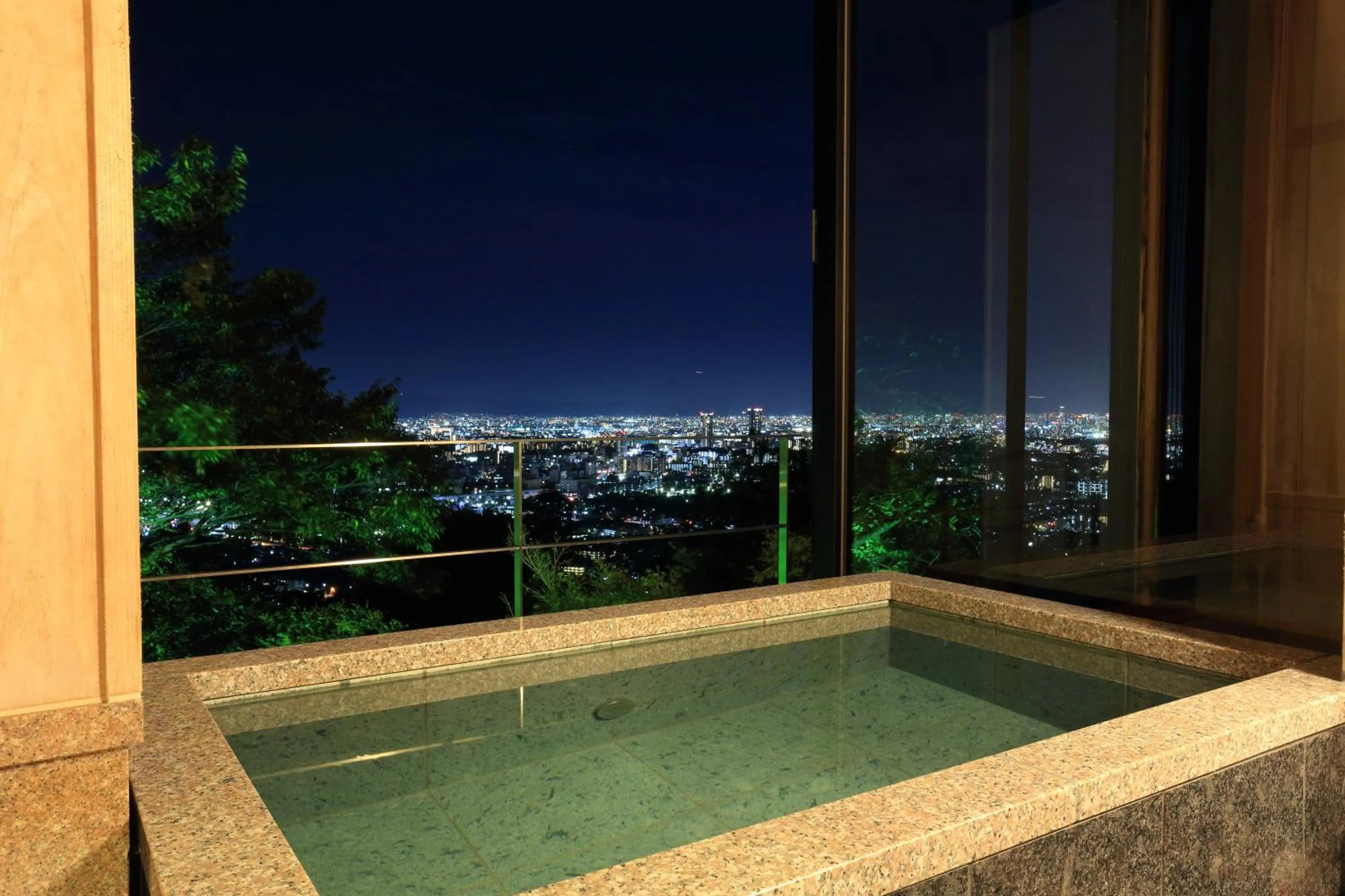 山荘 風の杜 Sanso Kazenomori