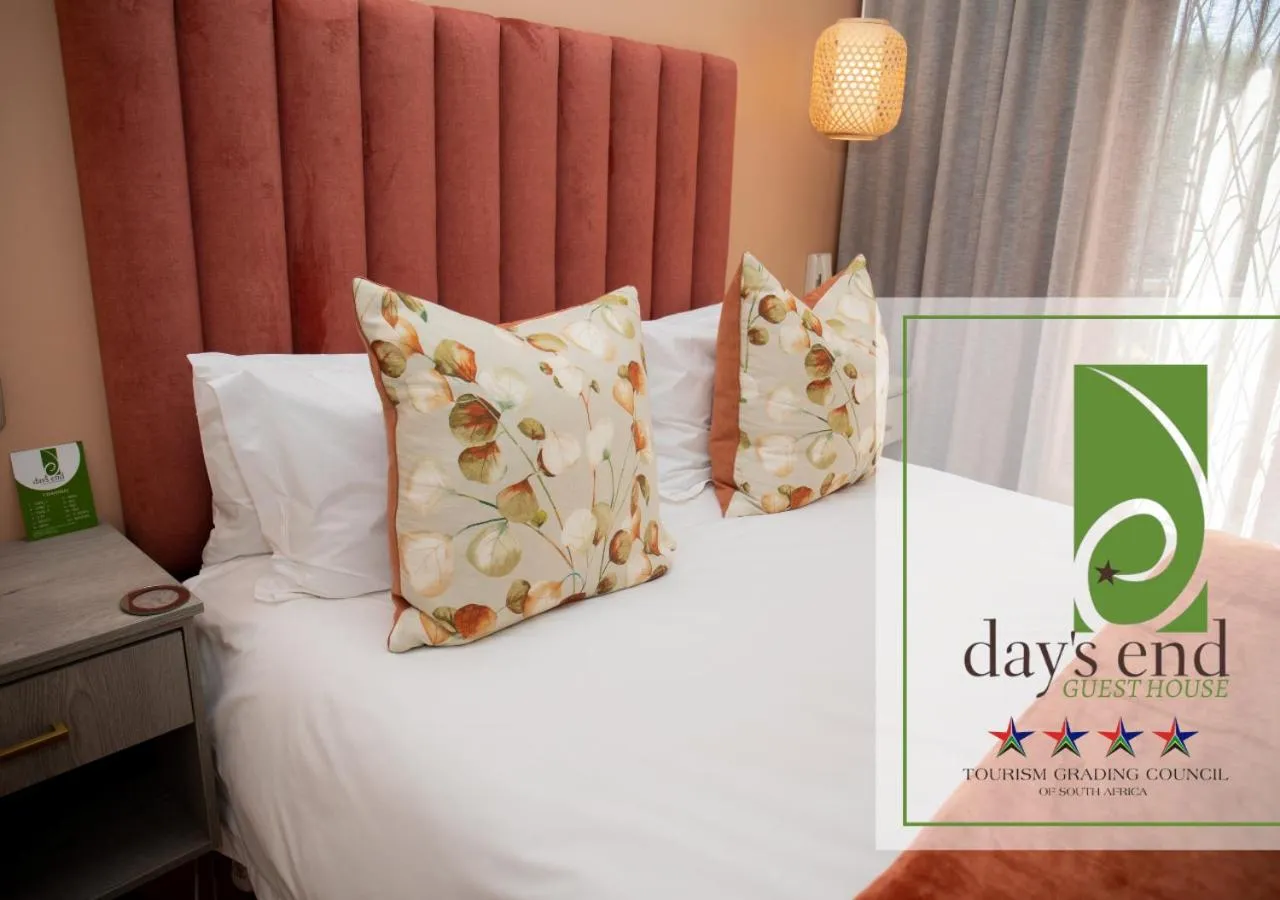 Bed in Day's End Guest House