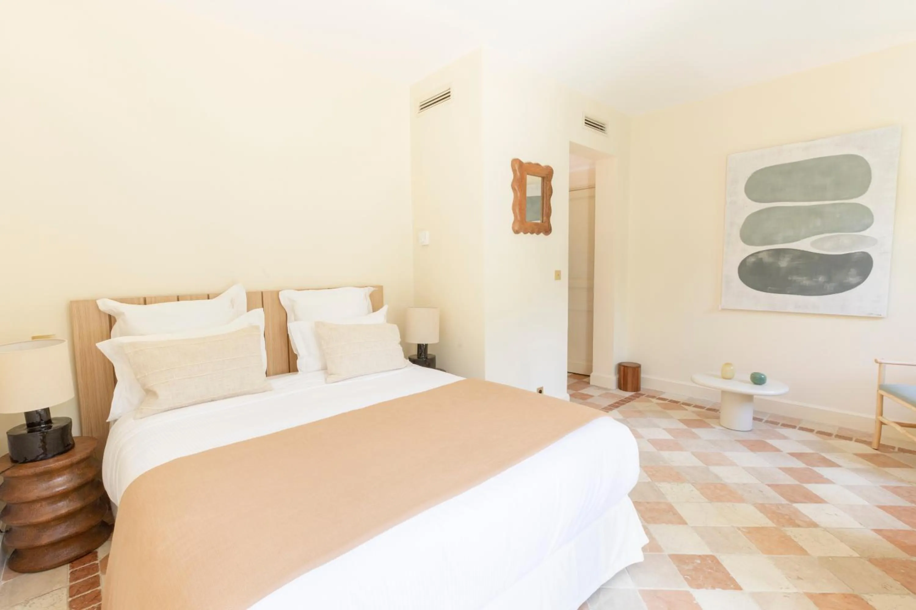 Bedroom, Bed in La Bastide de Saint Tropez