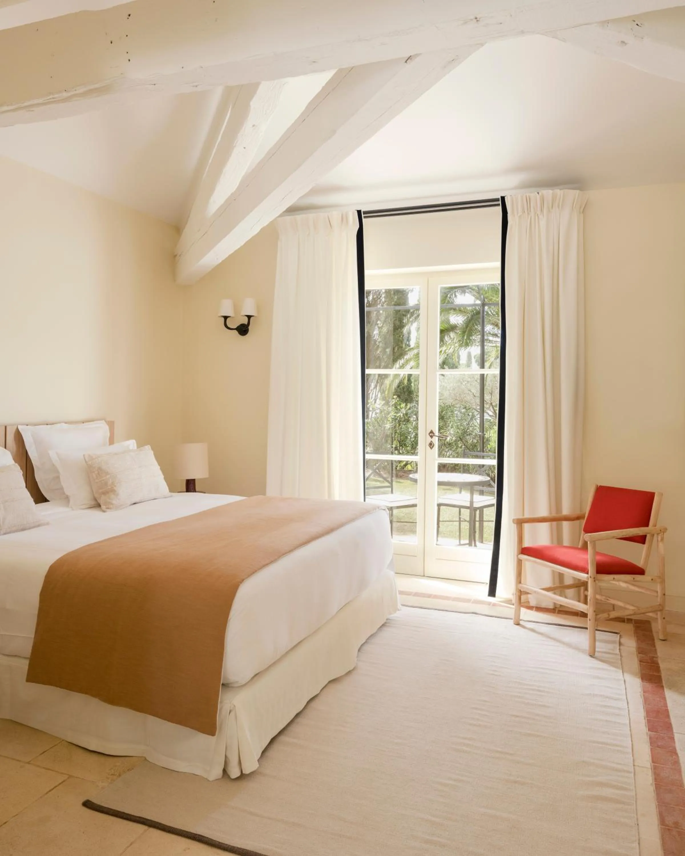 Bedroom, Bed in La Bastide de Saint Tropez