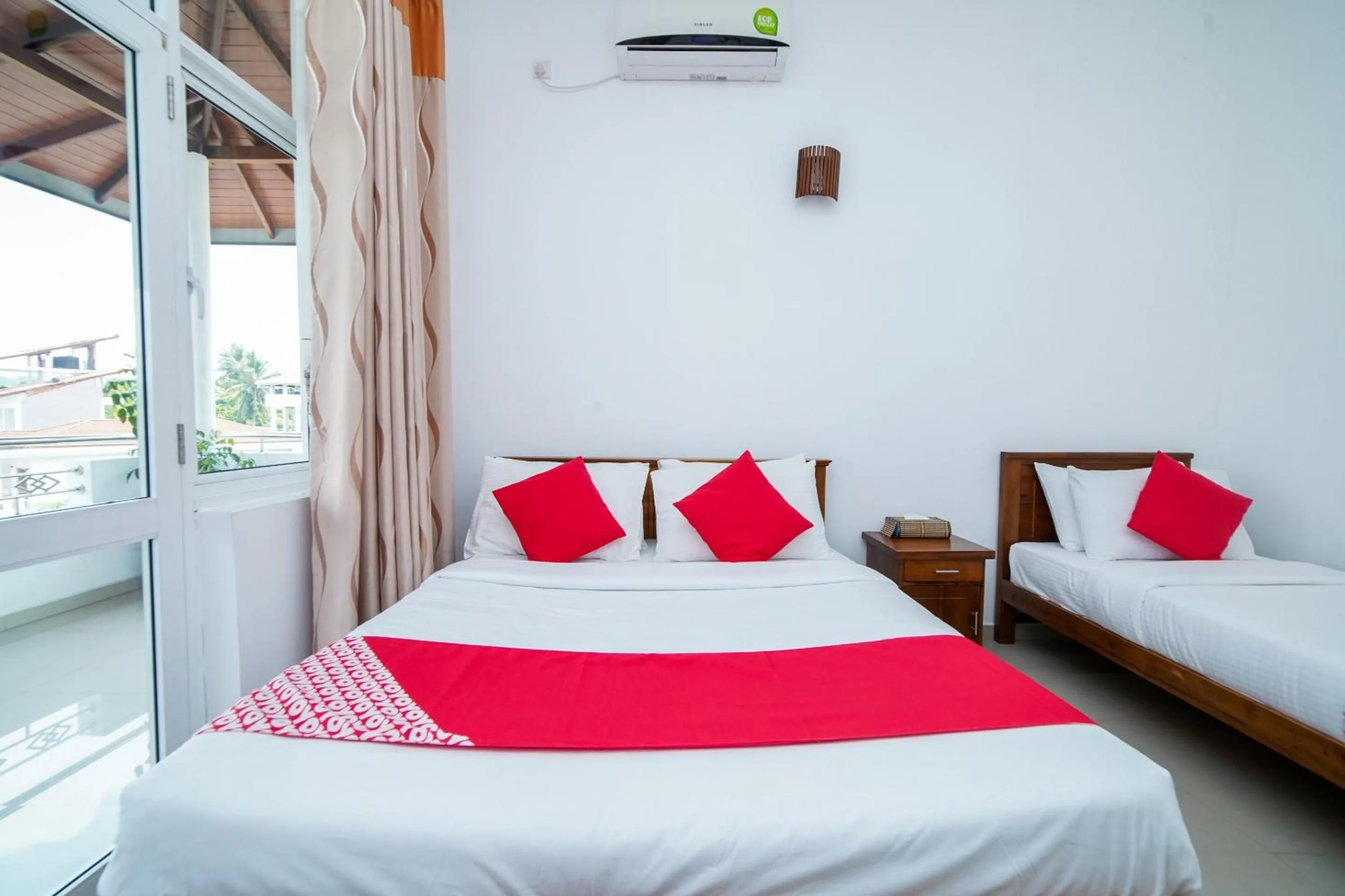Bedroom, Bed in Dazzling Villa