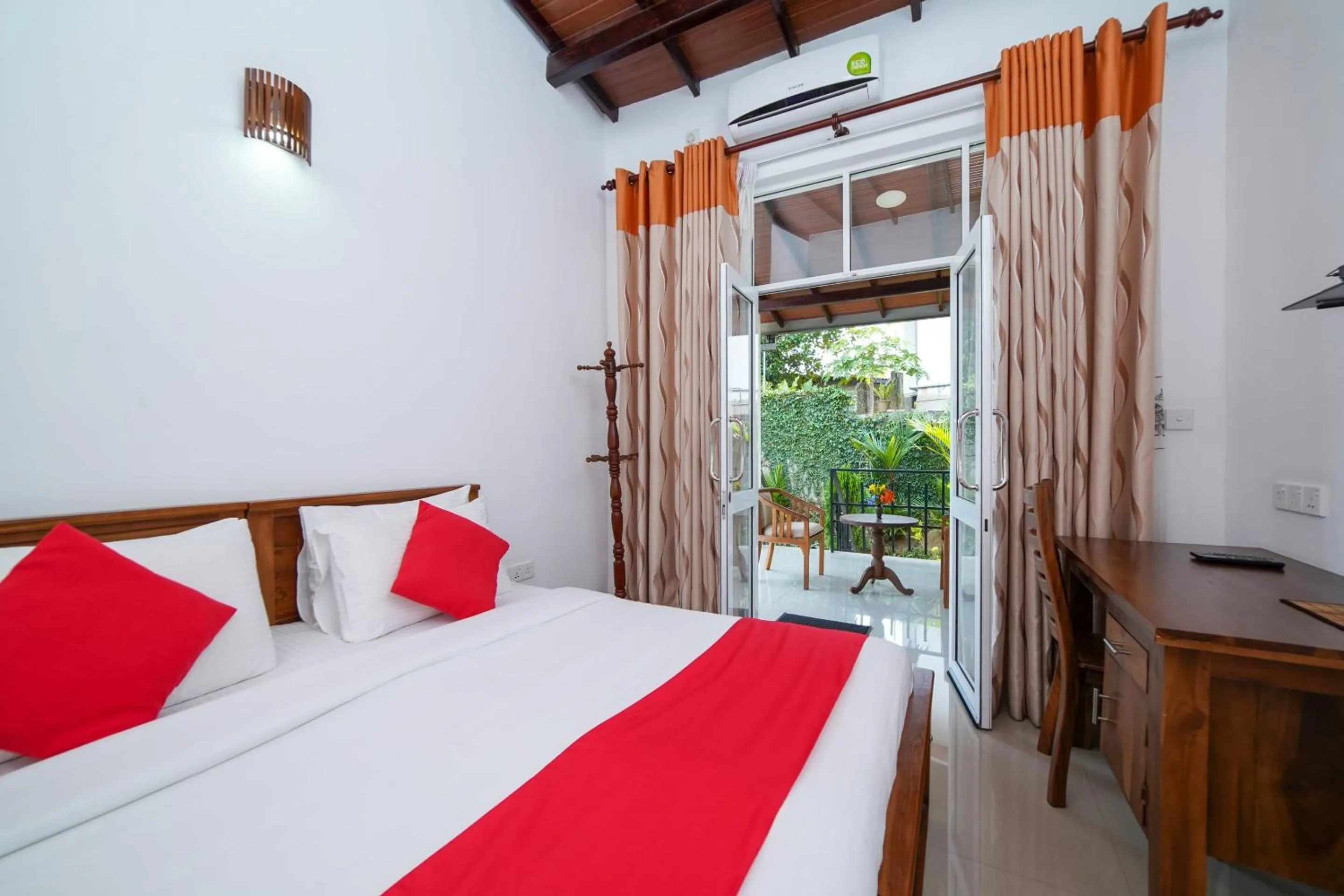 Bedroom, Bed in Dazzling Villa