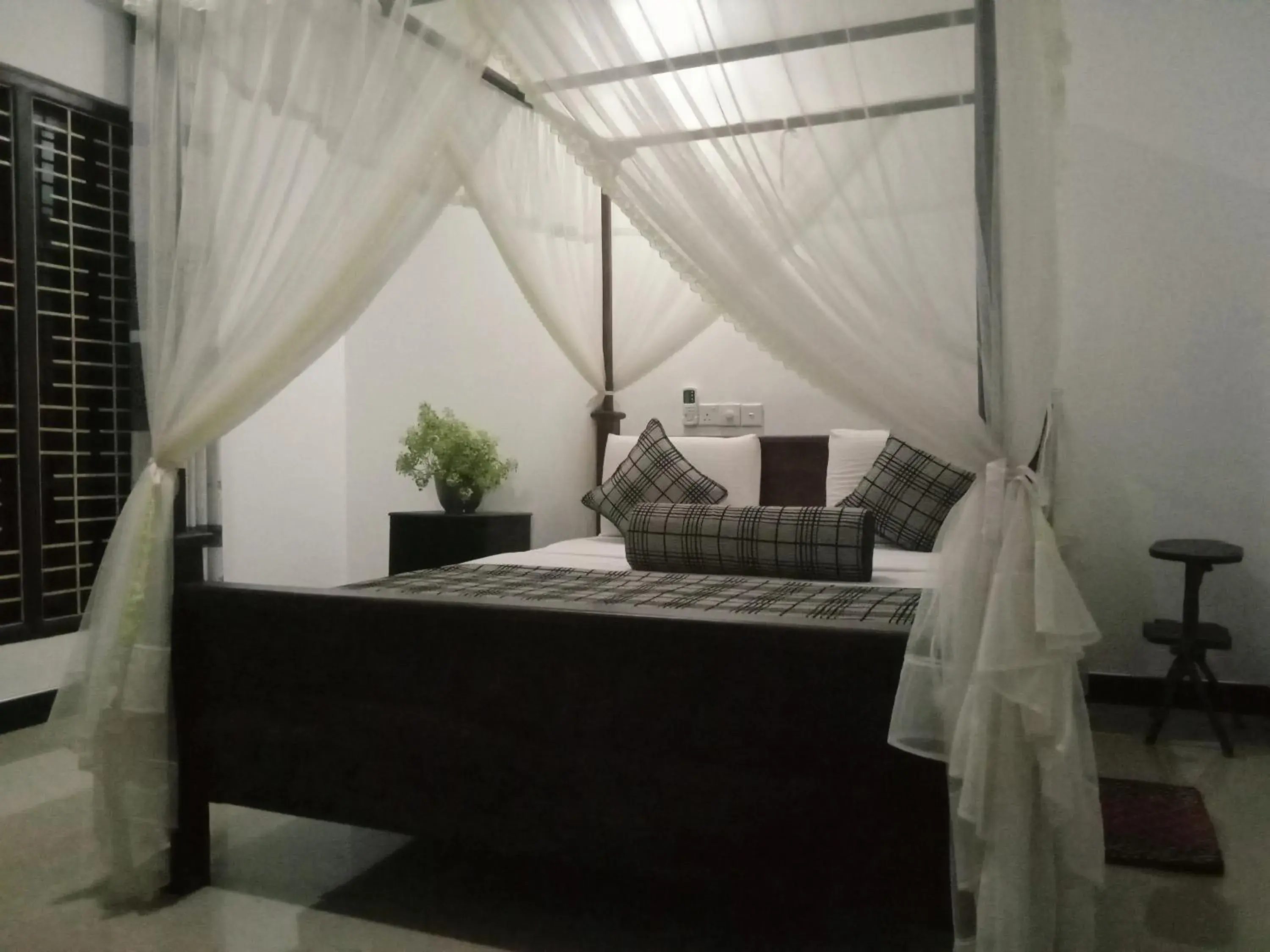 Three-Bedroom Chalet in Sigiriya Rock Gate Resort Three-Bedroom Chalet in Sigiriya Rock Gate Resort