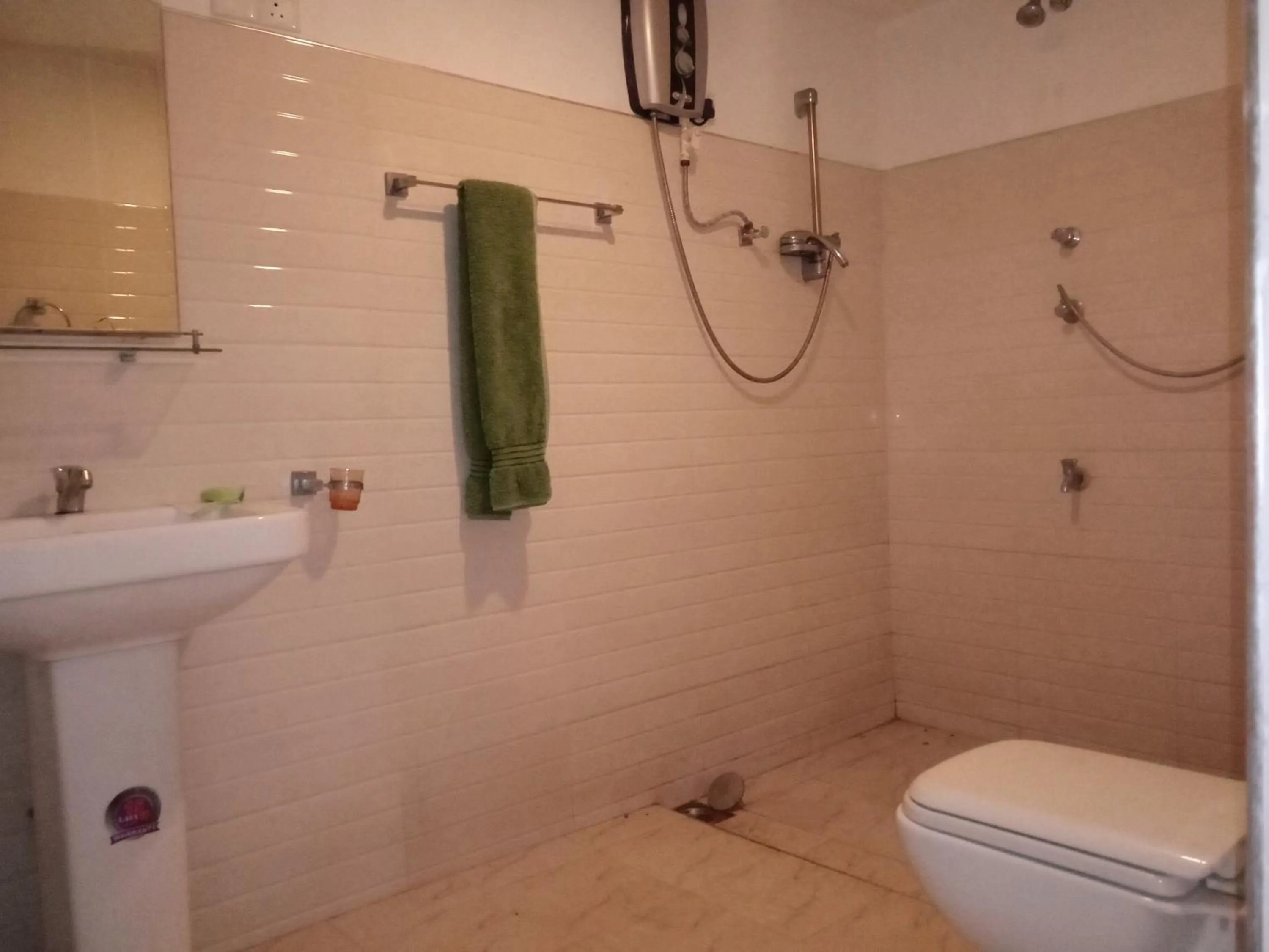 Shower in Sigiriya Rock Gate Resort