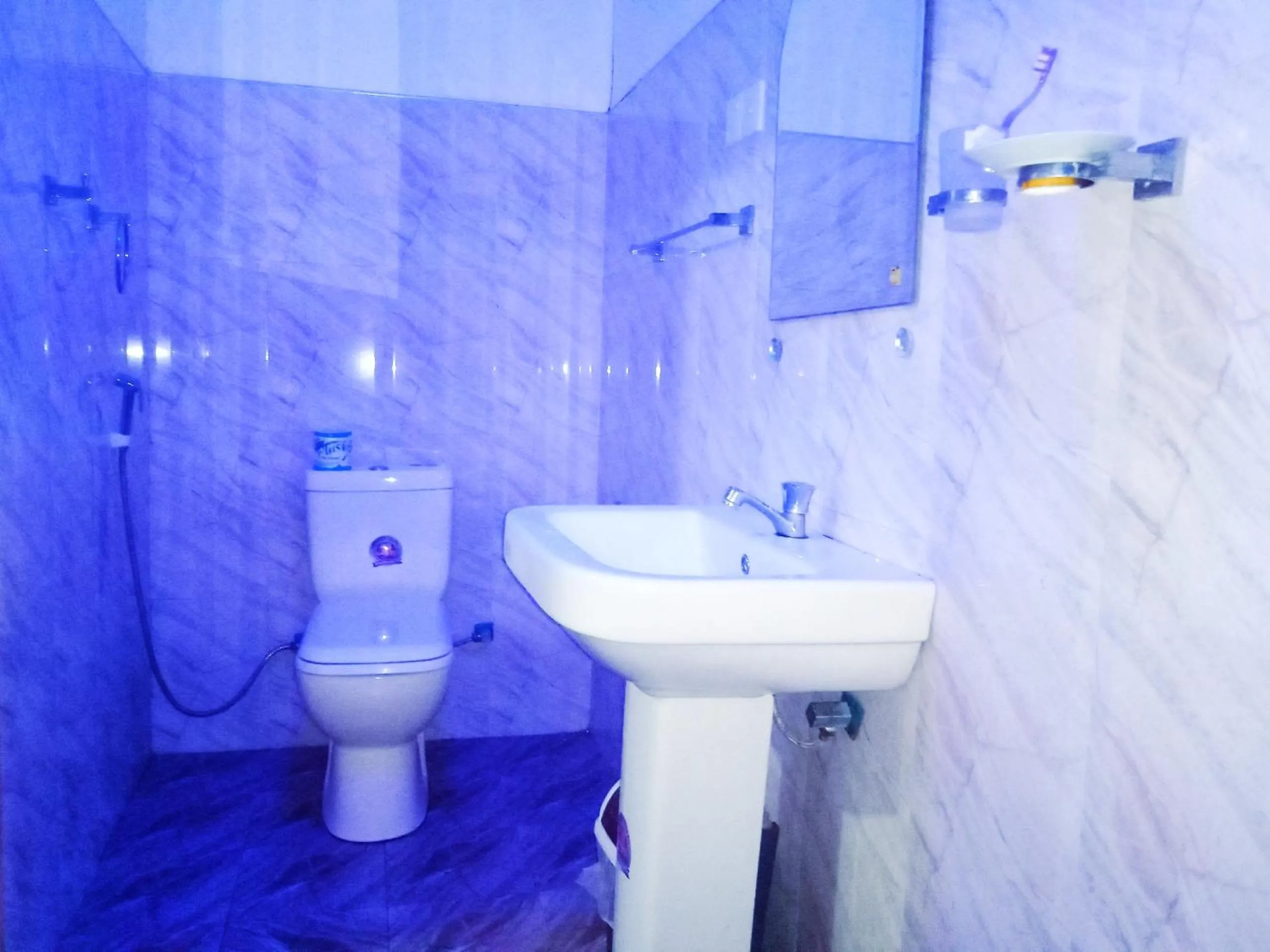 Toilet in Sigiriya Rock Gate Resort