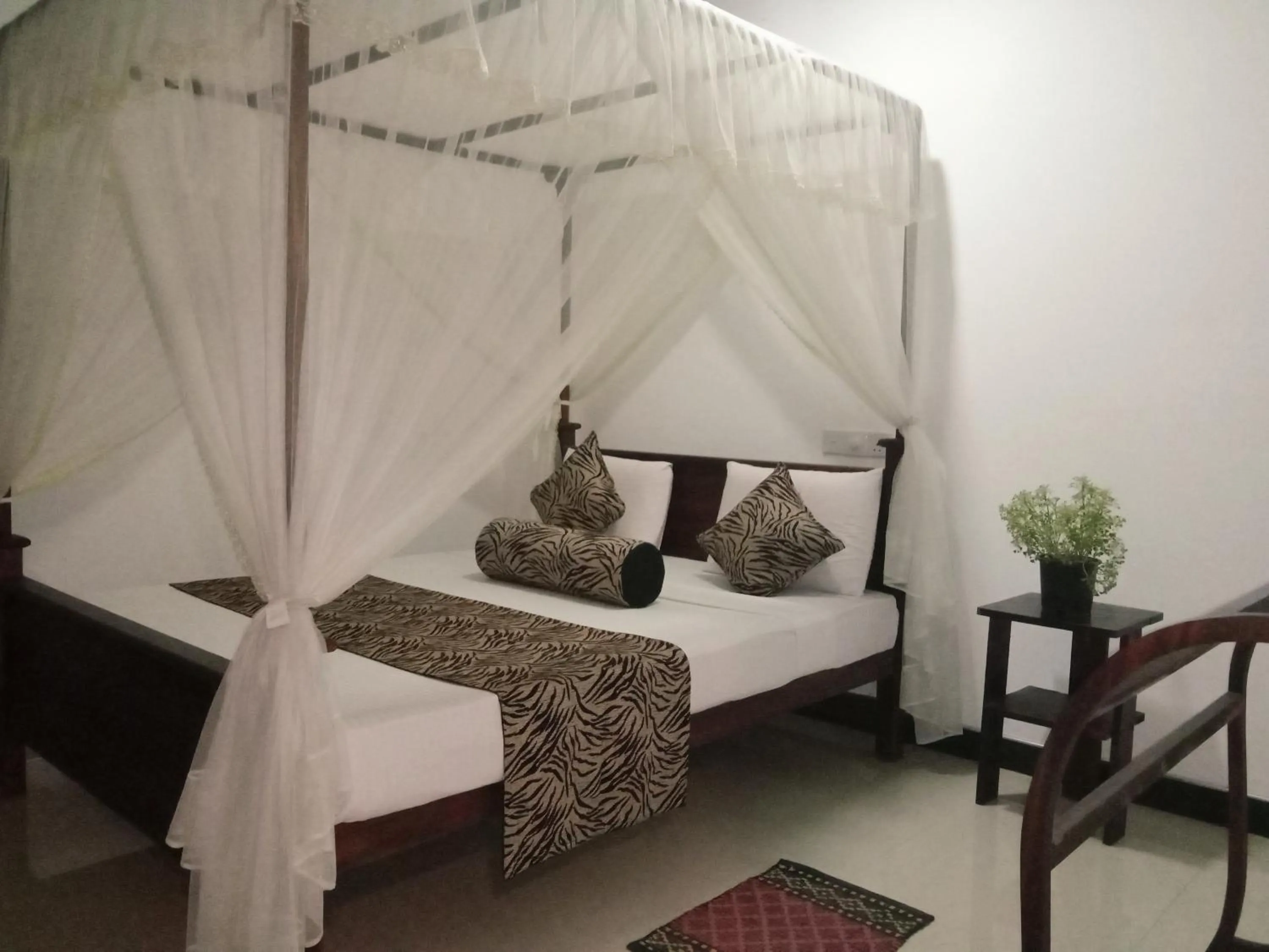 Bedroom, Bed in Sigiriya Rock Gate Resort