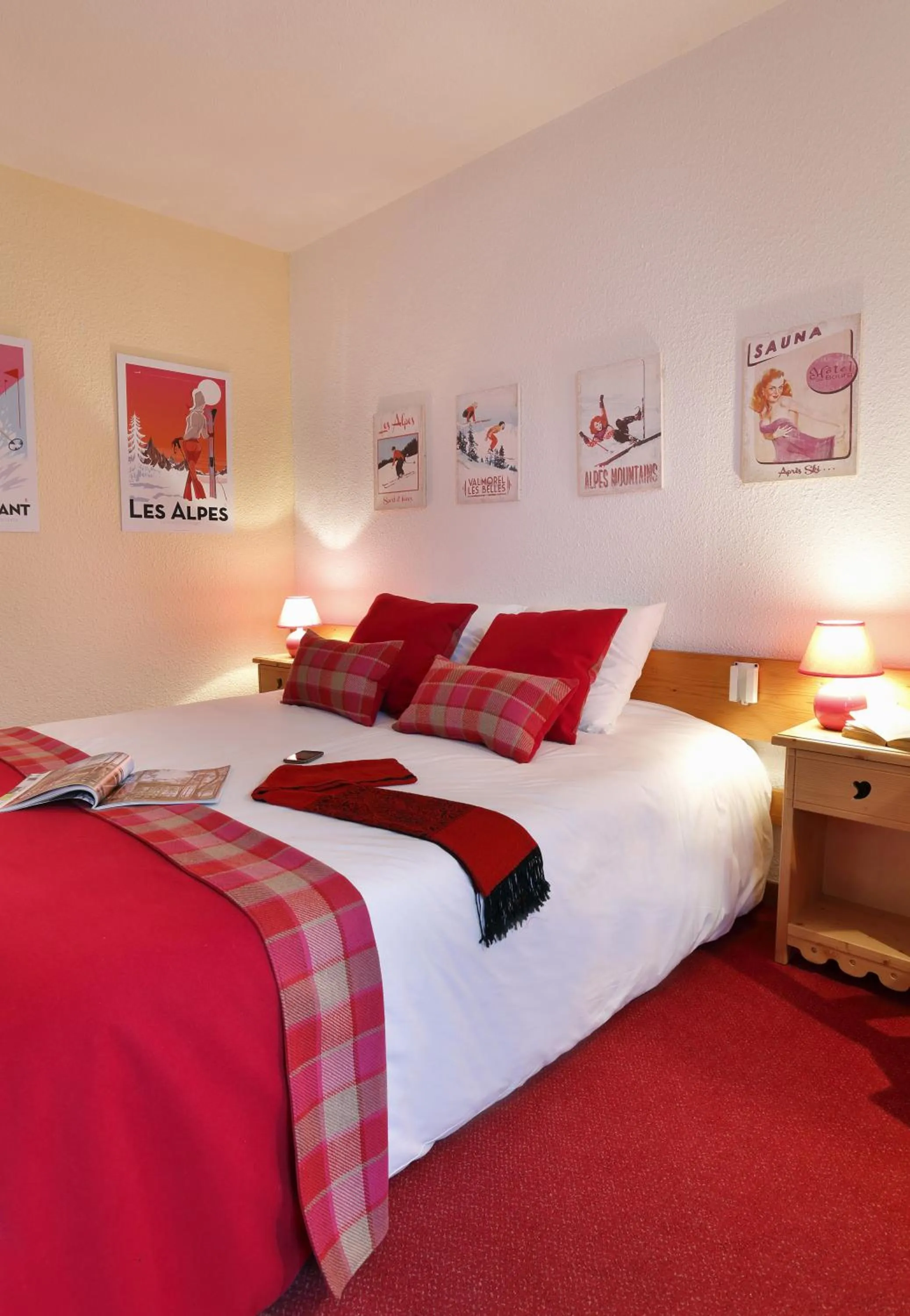 Bed in Hôtel du Bourg