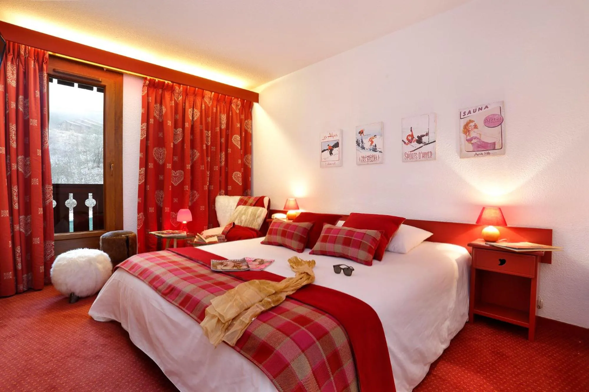 Bed in Hôtel du Bourg